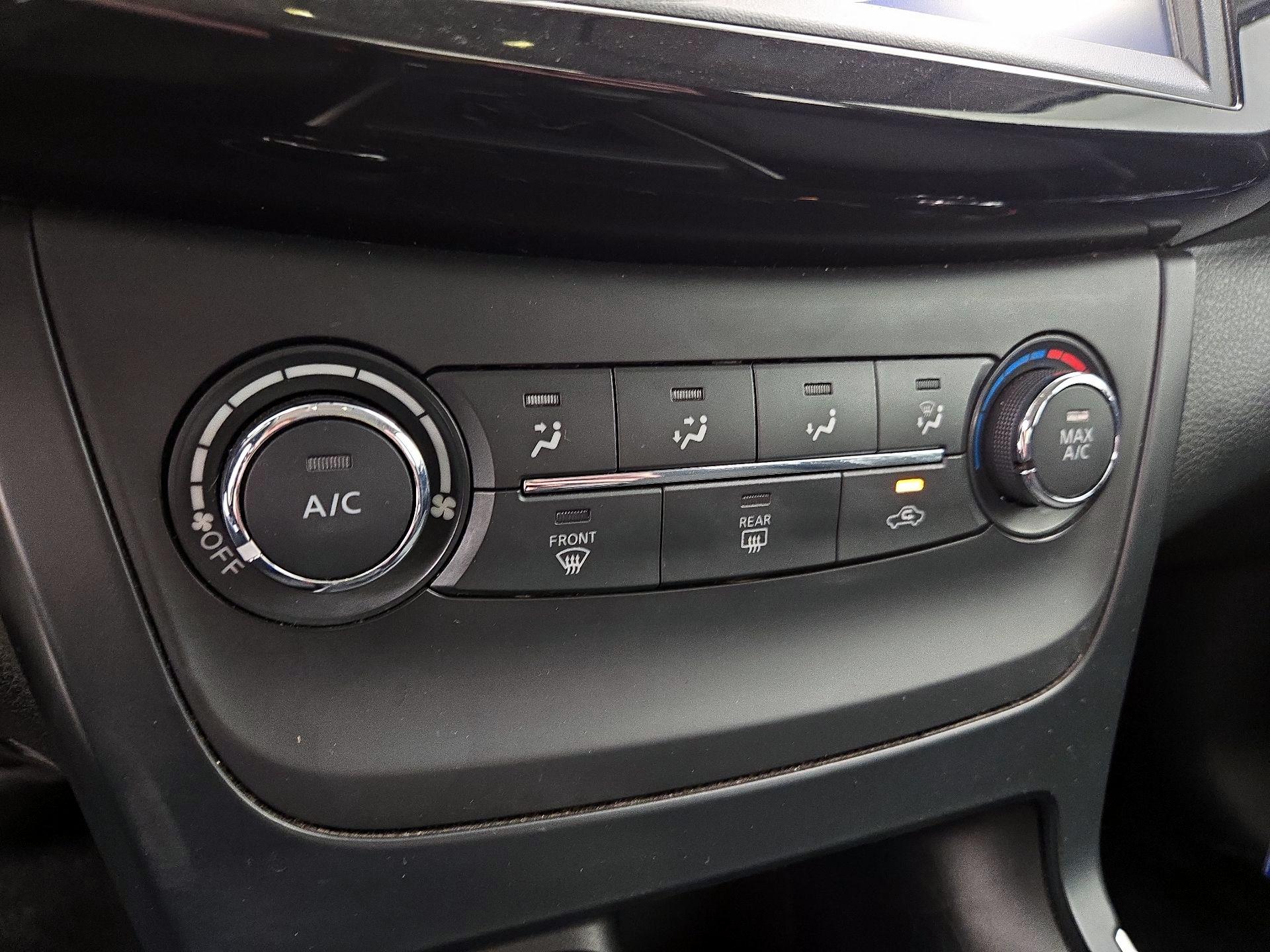 Thumbnail: 2019 Nissan Sentra - 16