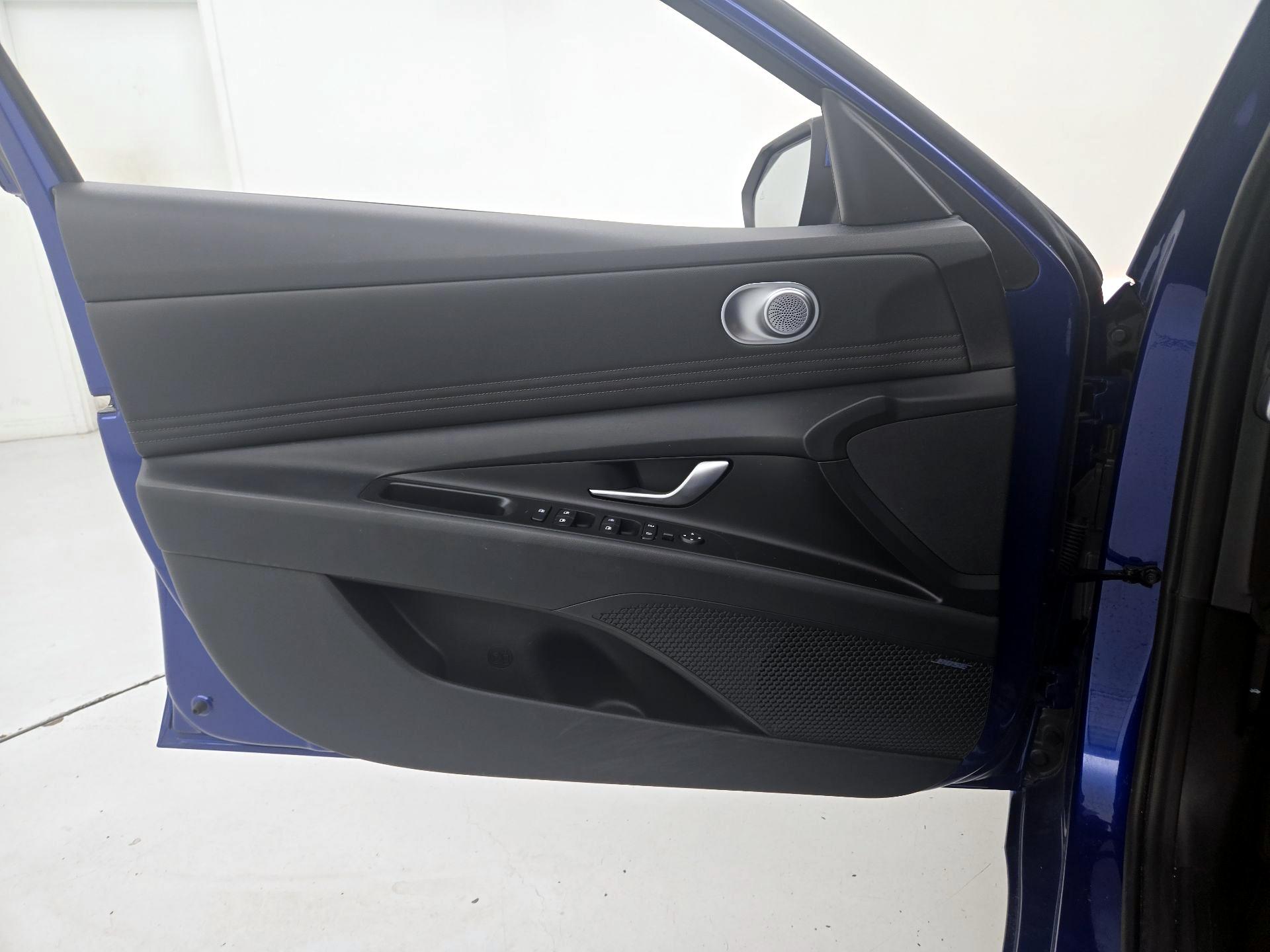 Thumbnail: 2021 Hyundai Elantra - 12