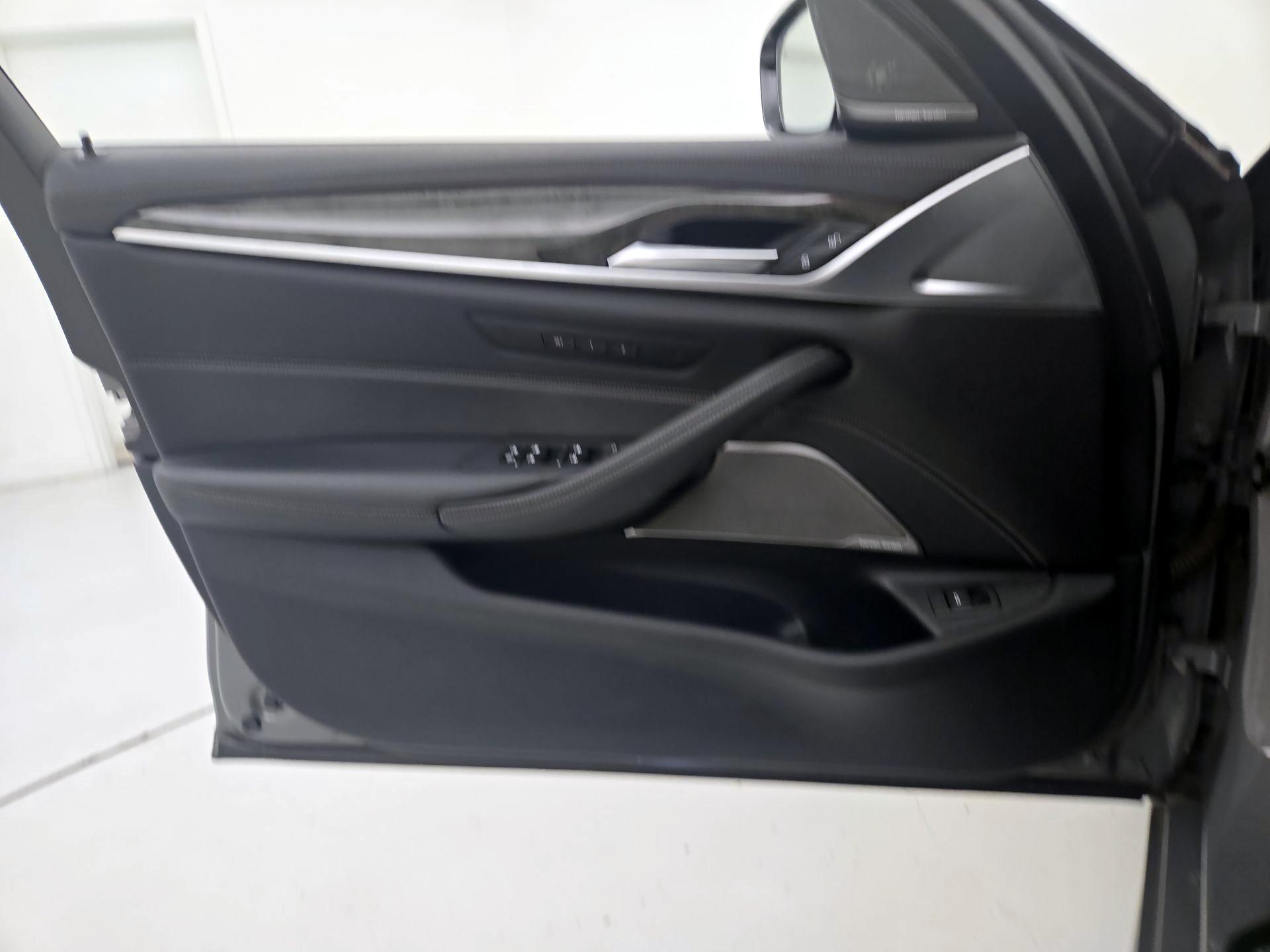 Thumbnail: 2021 BMW 5 Series - 12