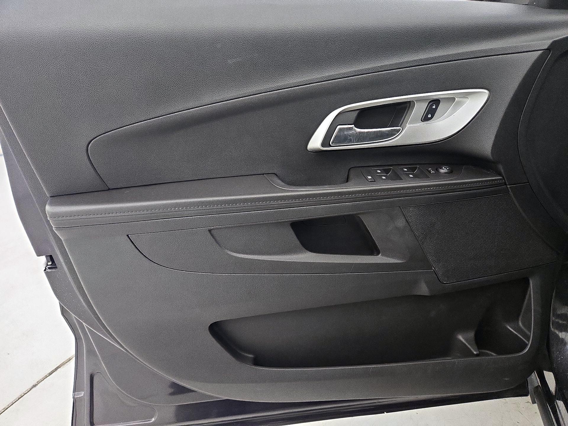 Thumbnail: 2016 Chevrolet Equinox - 12