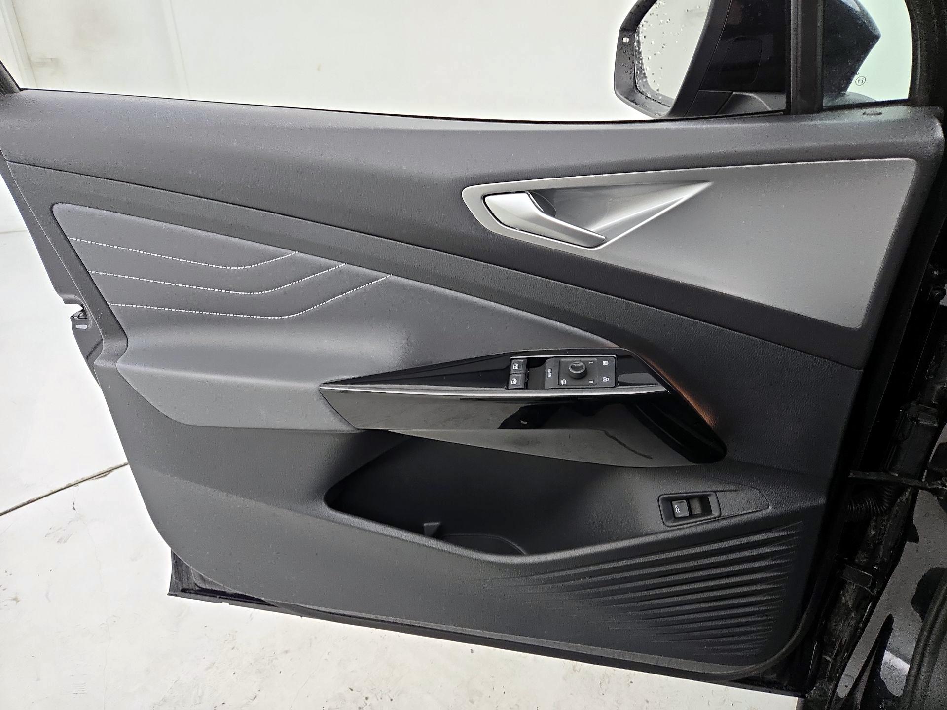 Thumbnail: 2023 Volkswagen ID.4 - 12