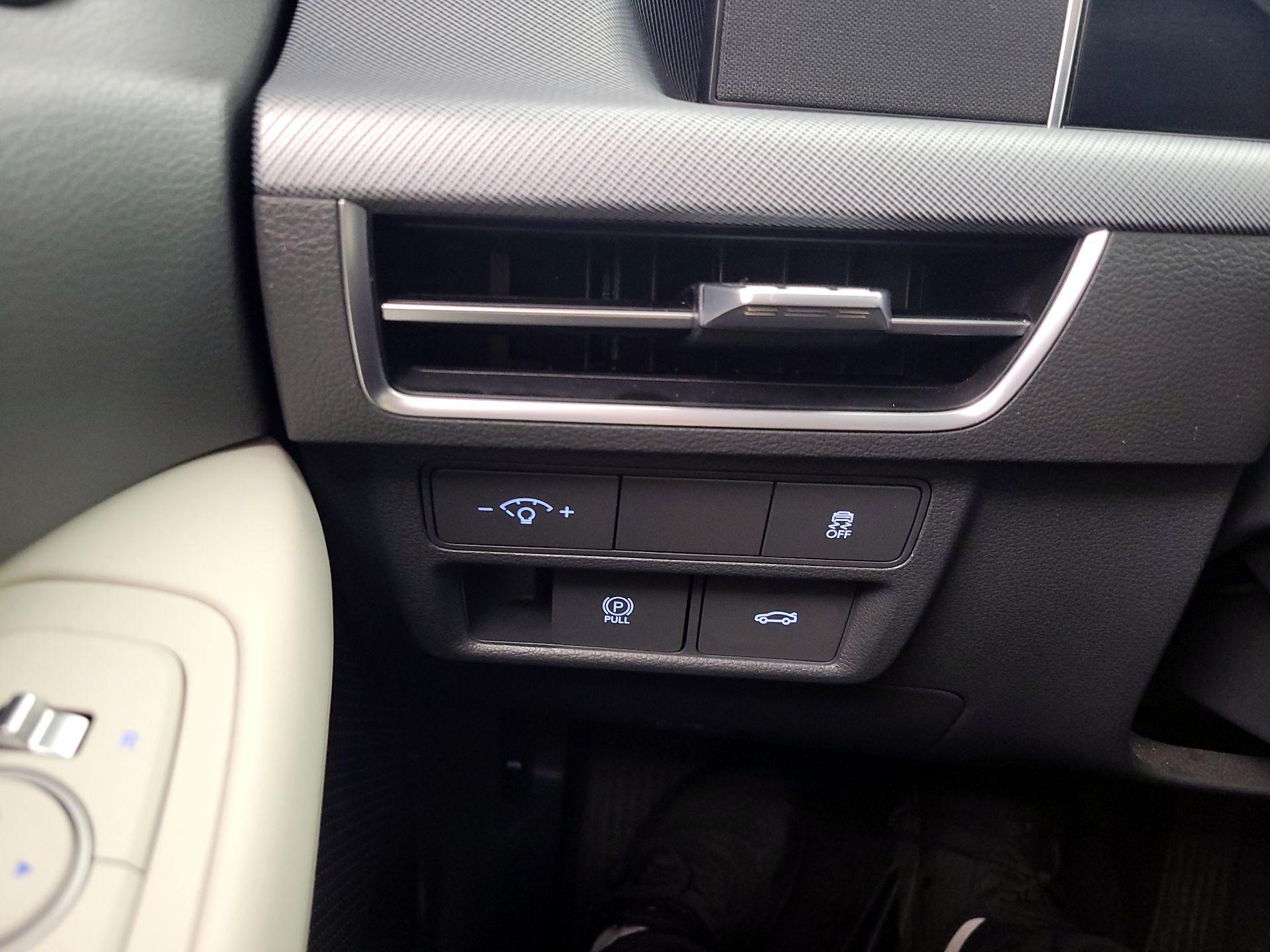 Thumbnail: 2024 Hyundai Sonata - 13