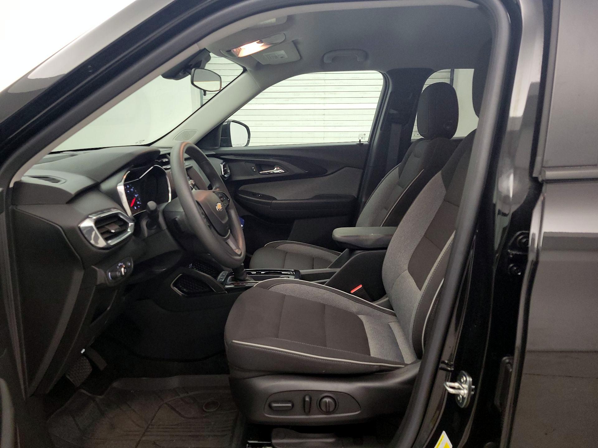 Thumbnail: 2023 Chevrolet TrailBlazer - 11