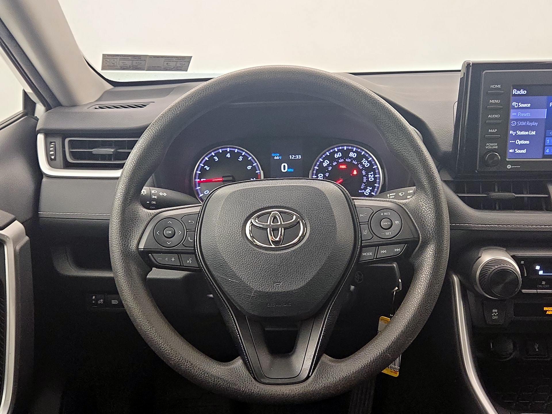 Thumbnail: 2021 Toyota RAV4 - 10