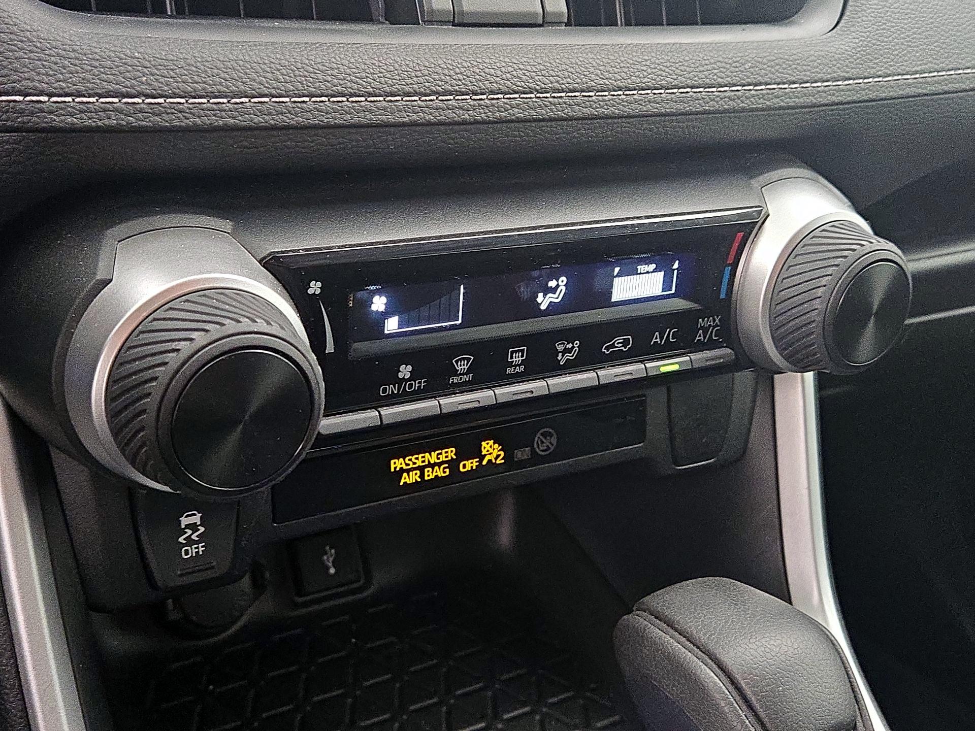 Thumbnail: 2021 Toyota RAV4 - 16