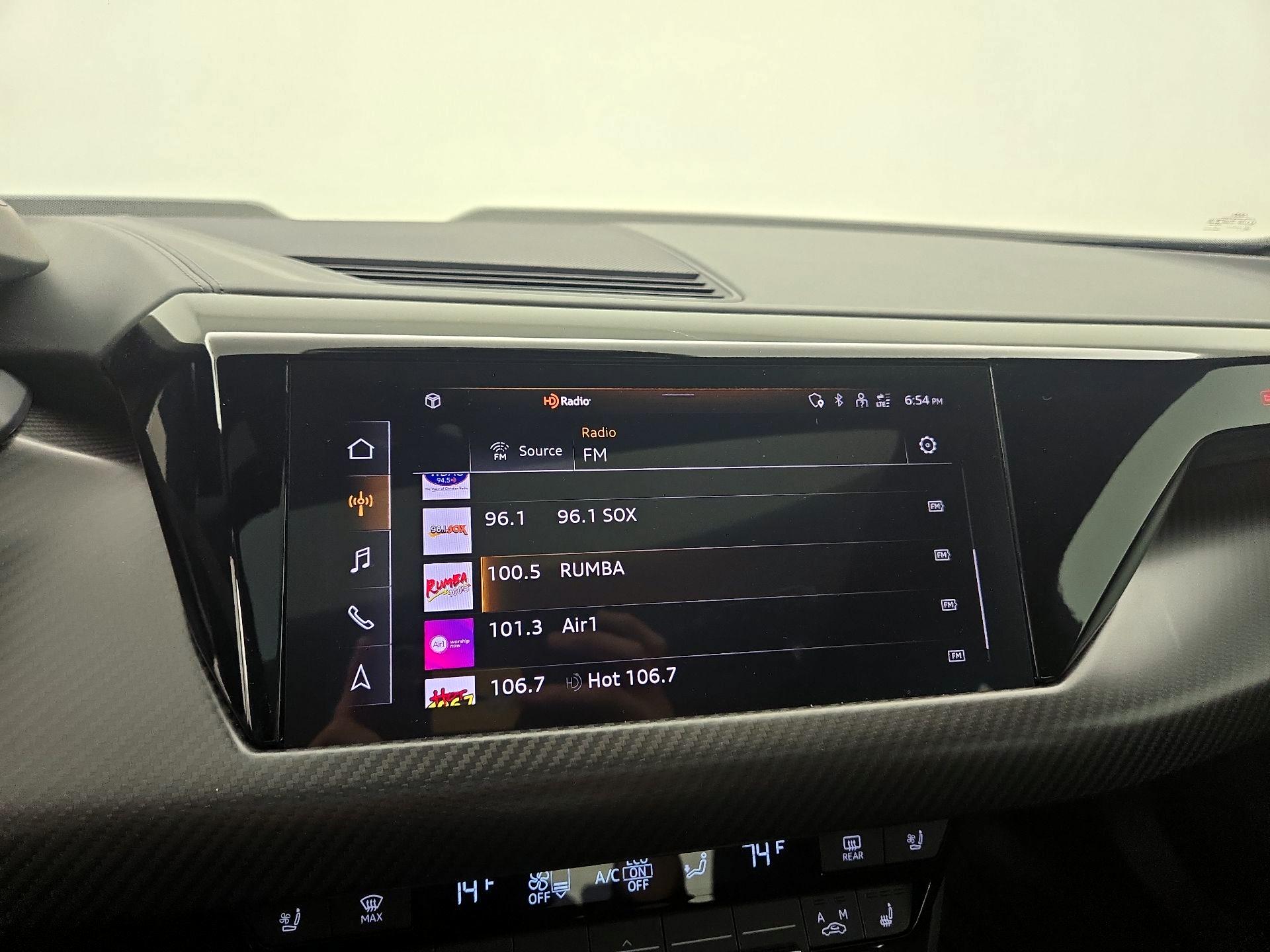 Thumbnail: 2023 Audi e-tron GT - 16