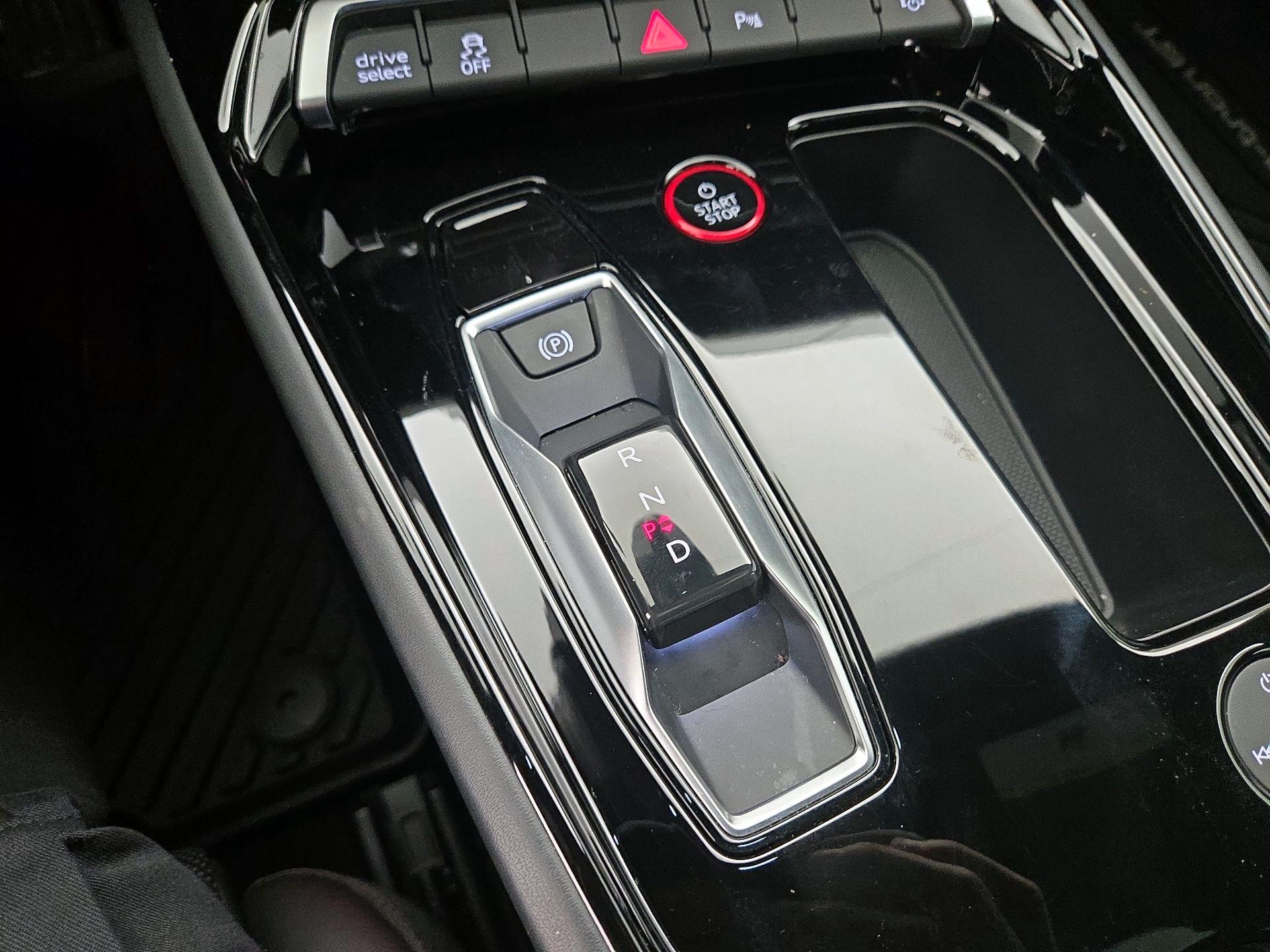 Thumbnail: 2023 Audi e-tron GT - 18