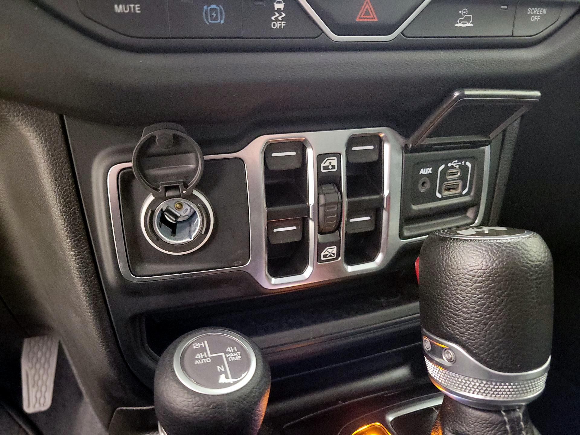 Thumbnail: 2024 Jeep Wrangler - 18