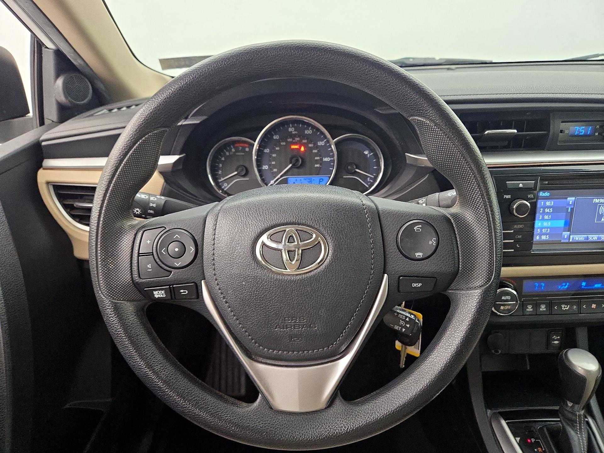 Thumbnail: 2015 Toyota Corolla - 10
