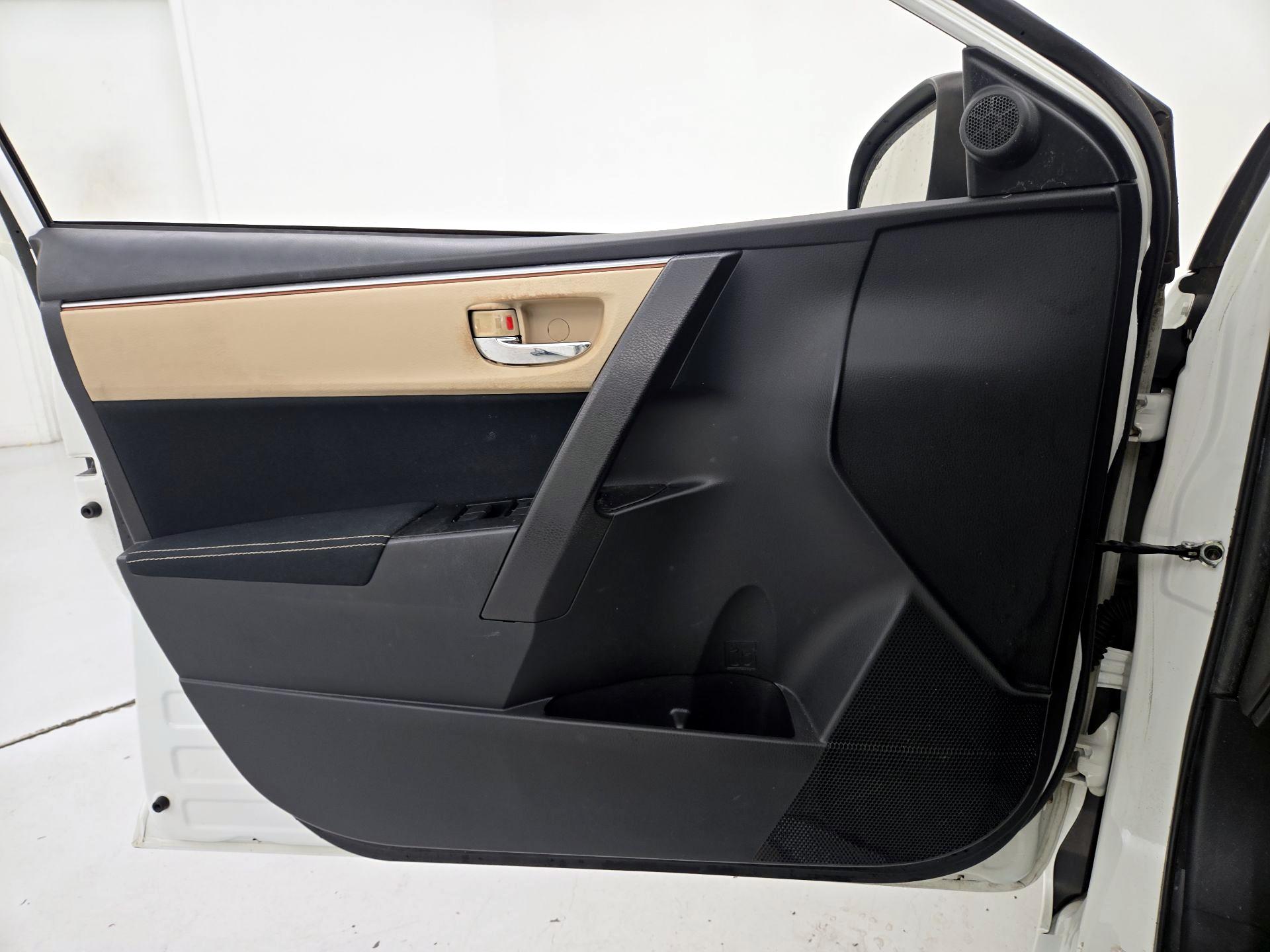 Thumbnail: 2015 Toyota Corolla - 12