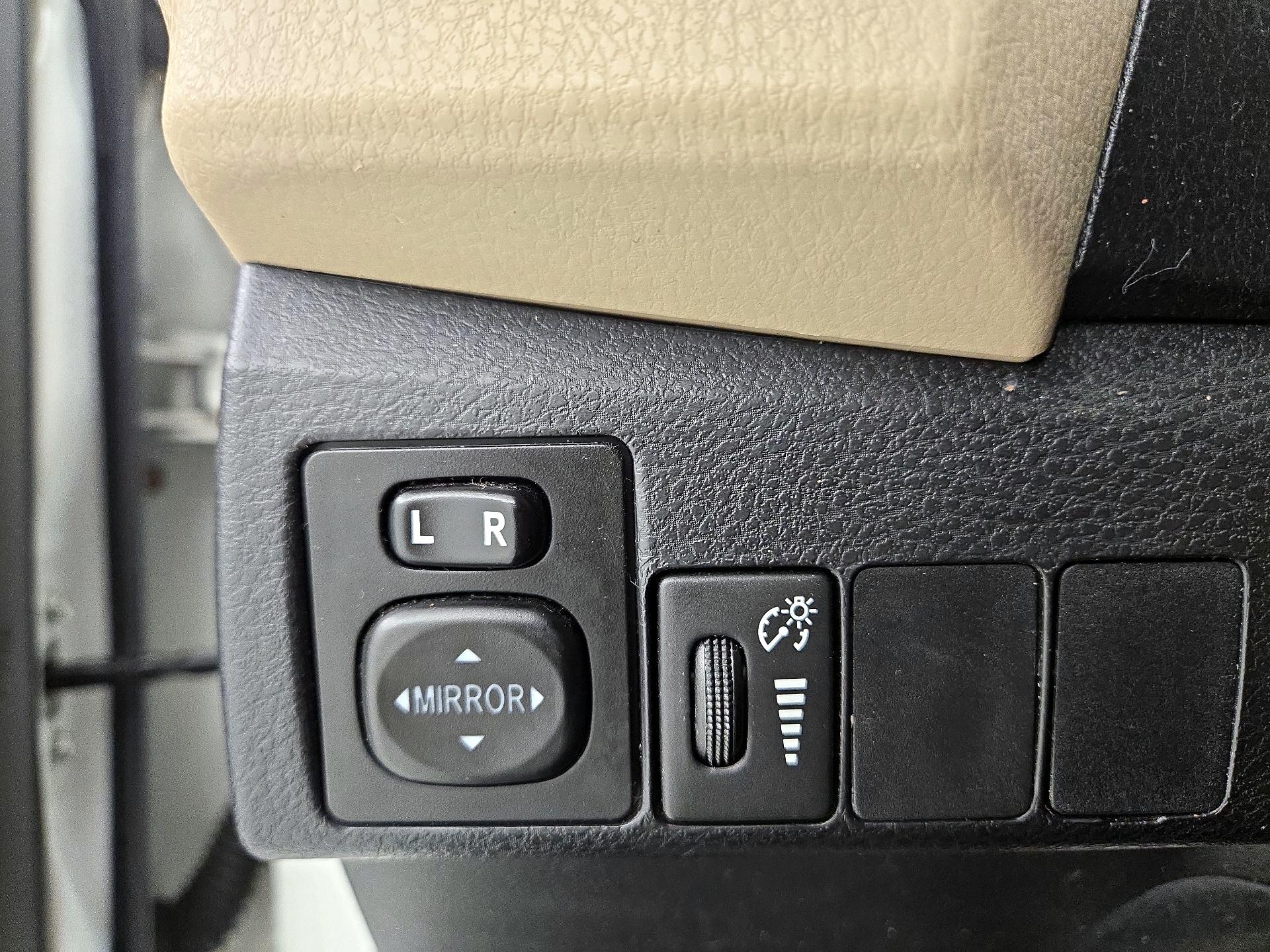 Thumbnail: 2015 Toyota Corolla - 13