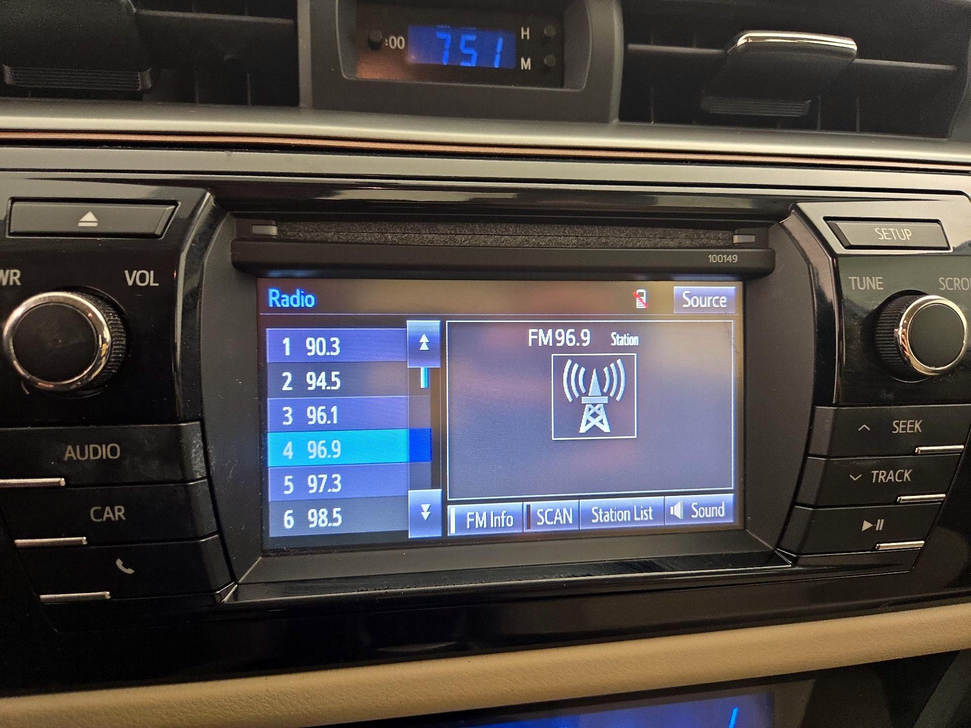 Thumbnail: 2015 Toyota Corolla - 15