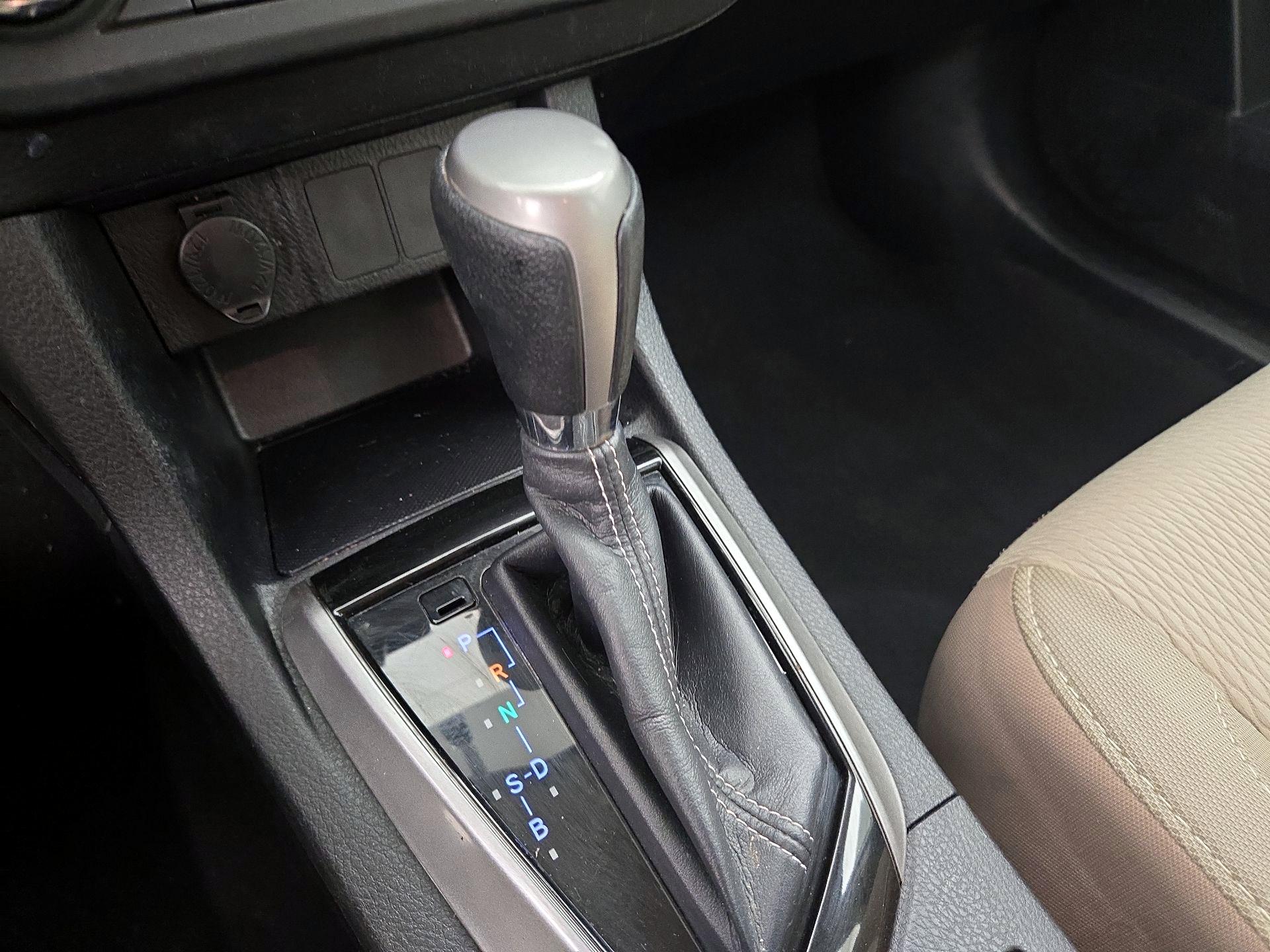 Thumbnail: 2015 Toyota Corolla - 17