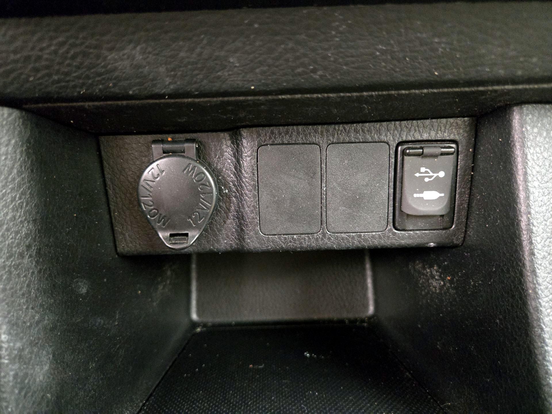 Thumbnail: 2015 Toyota Corolla - 18