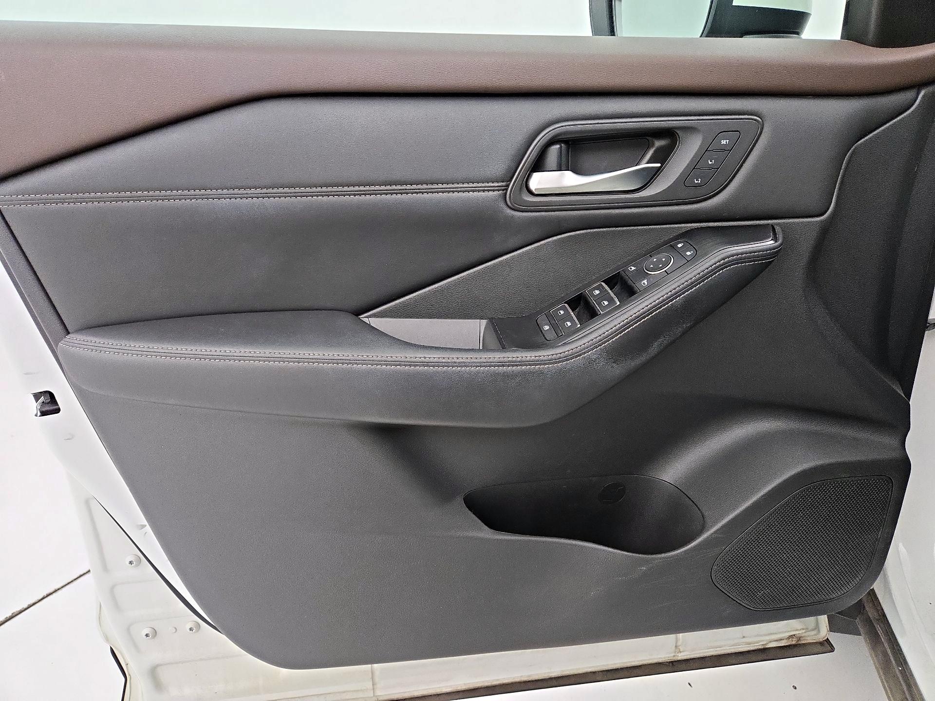 Thumbnail: 2022 Nissan Rogue - 12