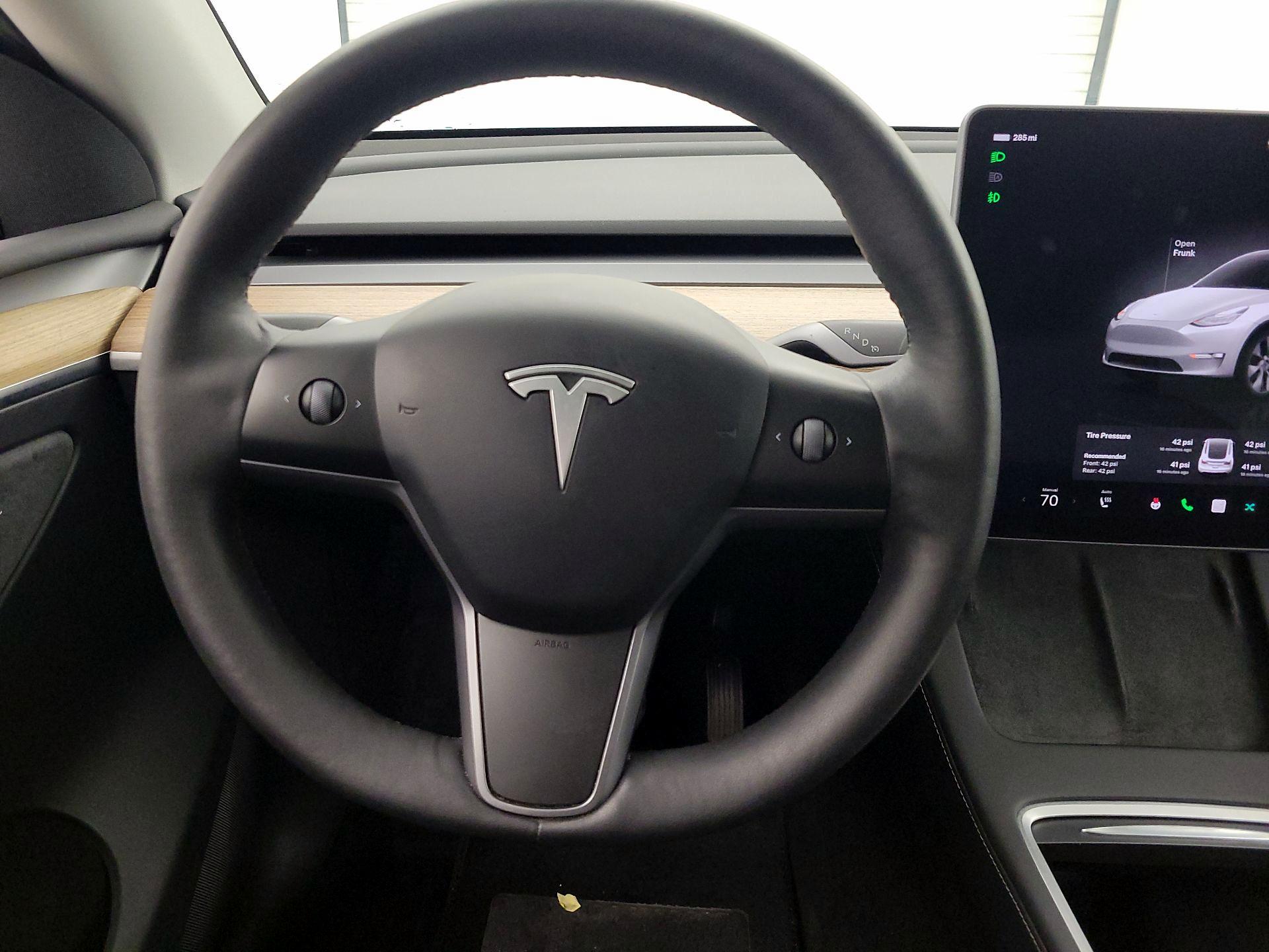 Thumbnail: 2023 Tesla Model Y - 10