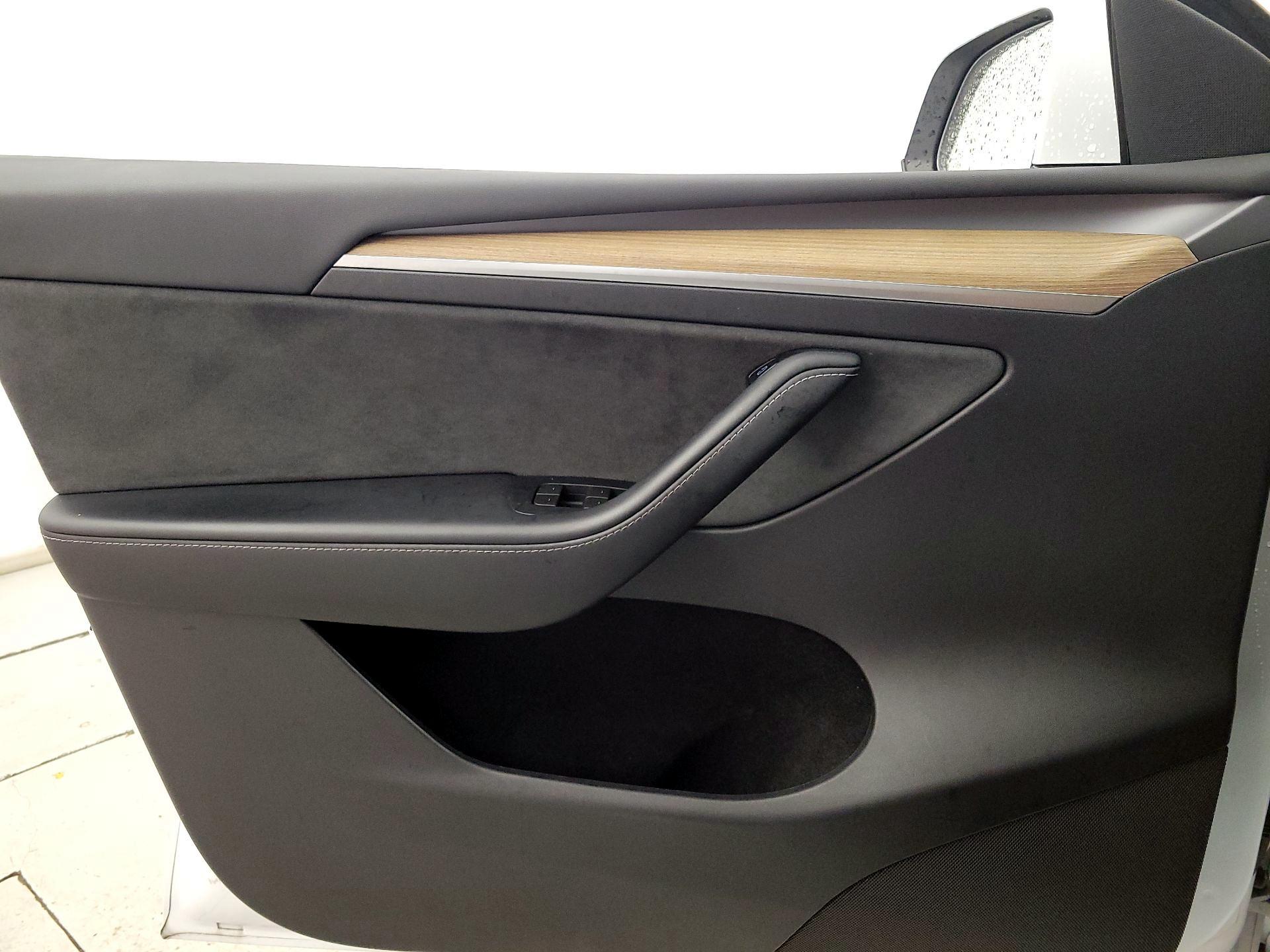 Thumbnail: 2023 Tesla Model Y - 12