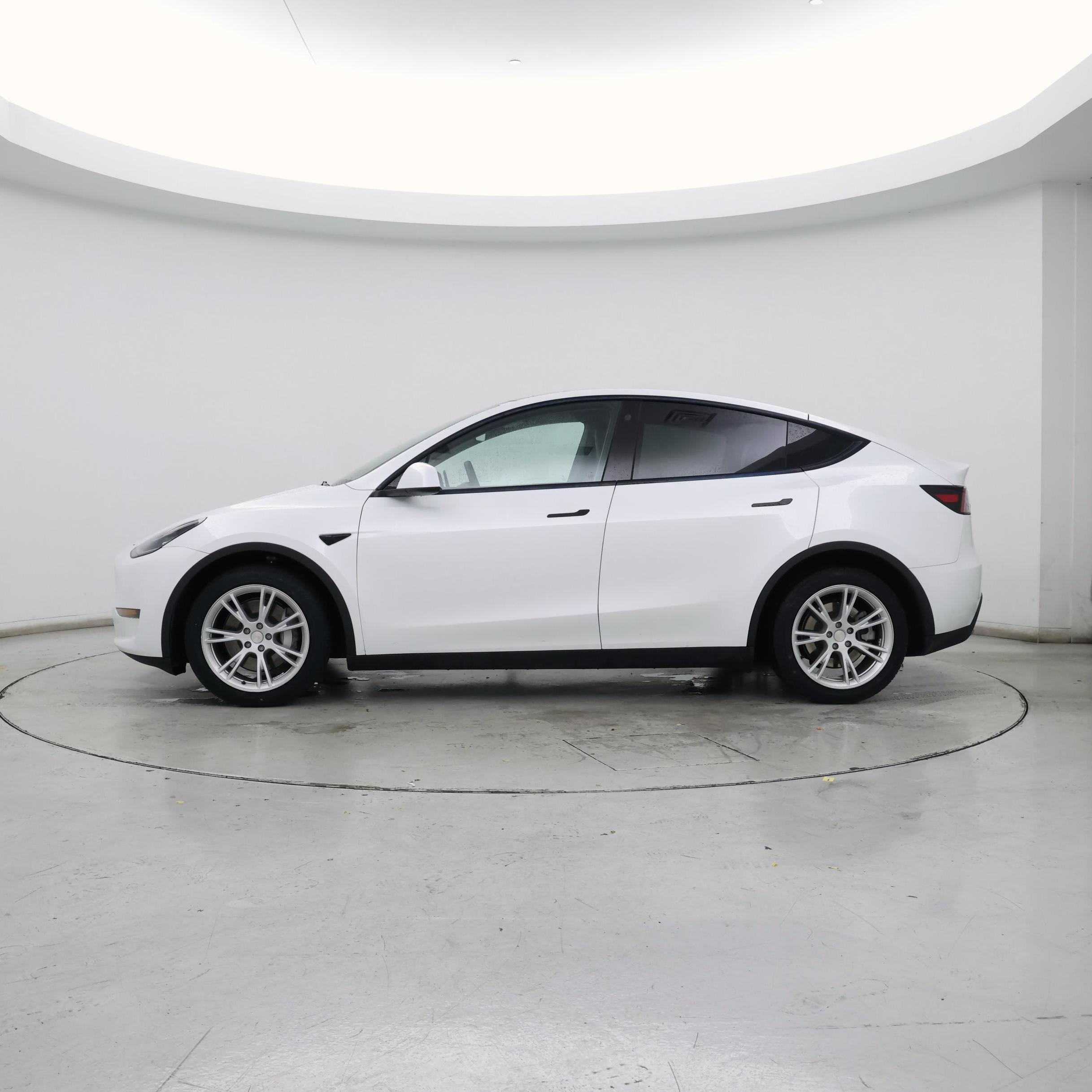 Thumbnail: 2023 Tesla Model Y - 3