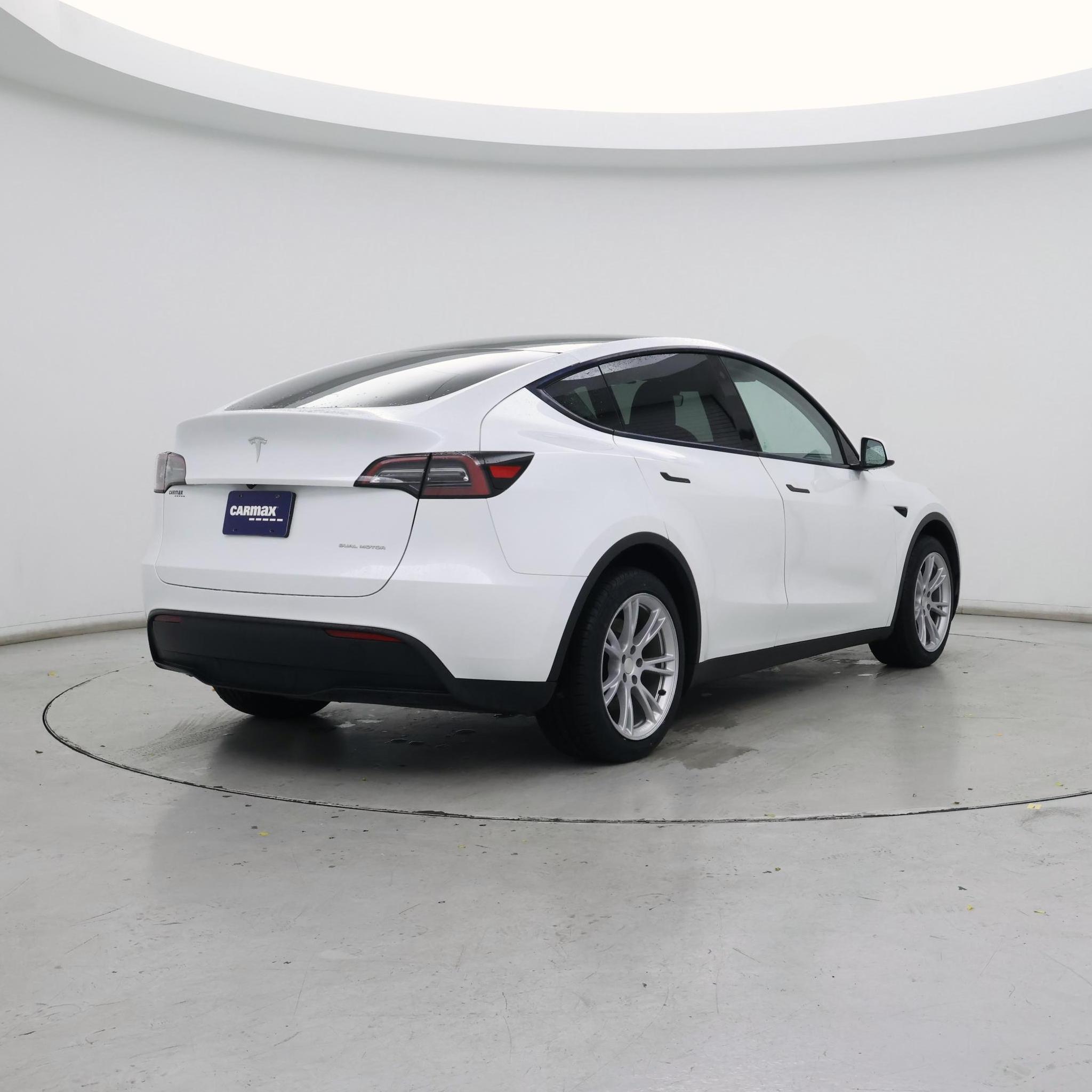 Thumbnail: 2023 Tesla Model Y - 8