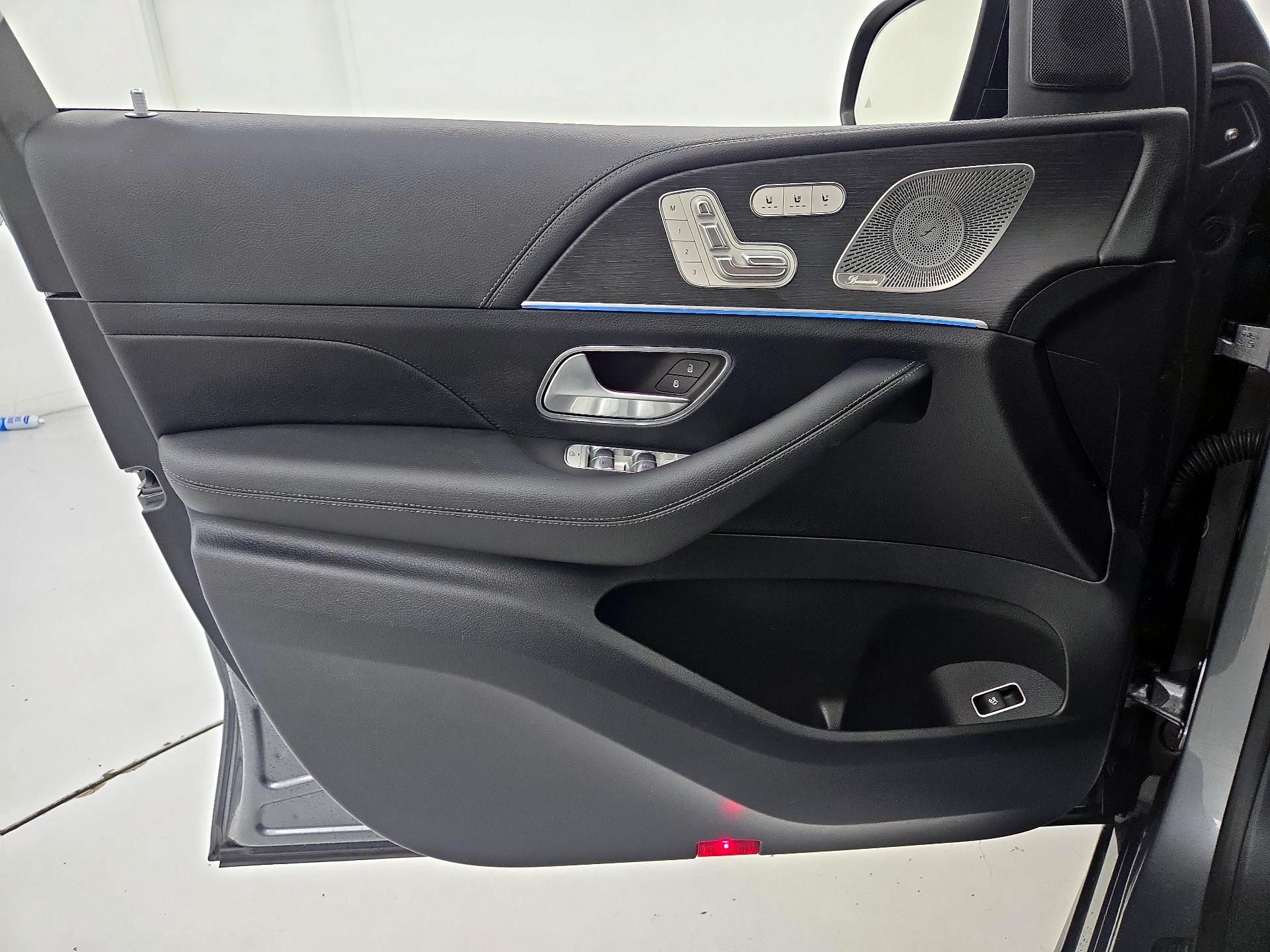 Thumbnail: 2025 Mercedes-Benz GLE - 12