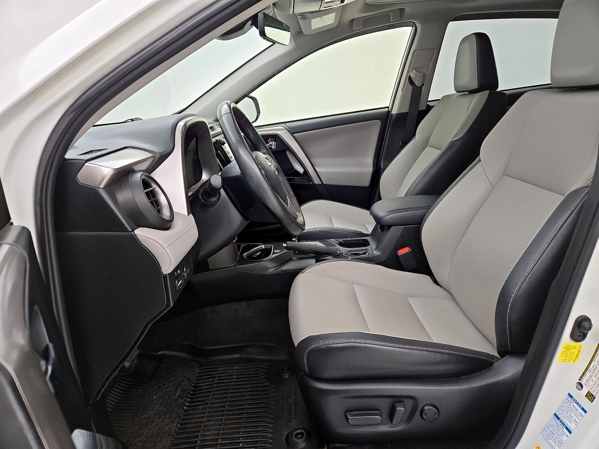 Thumbnail: 2018 Toyota RAV4 - 11