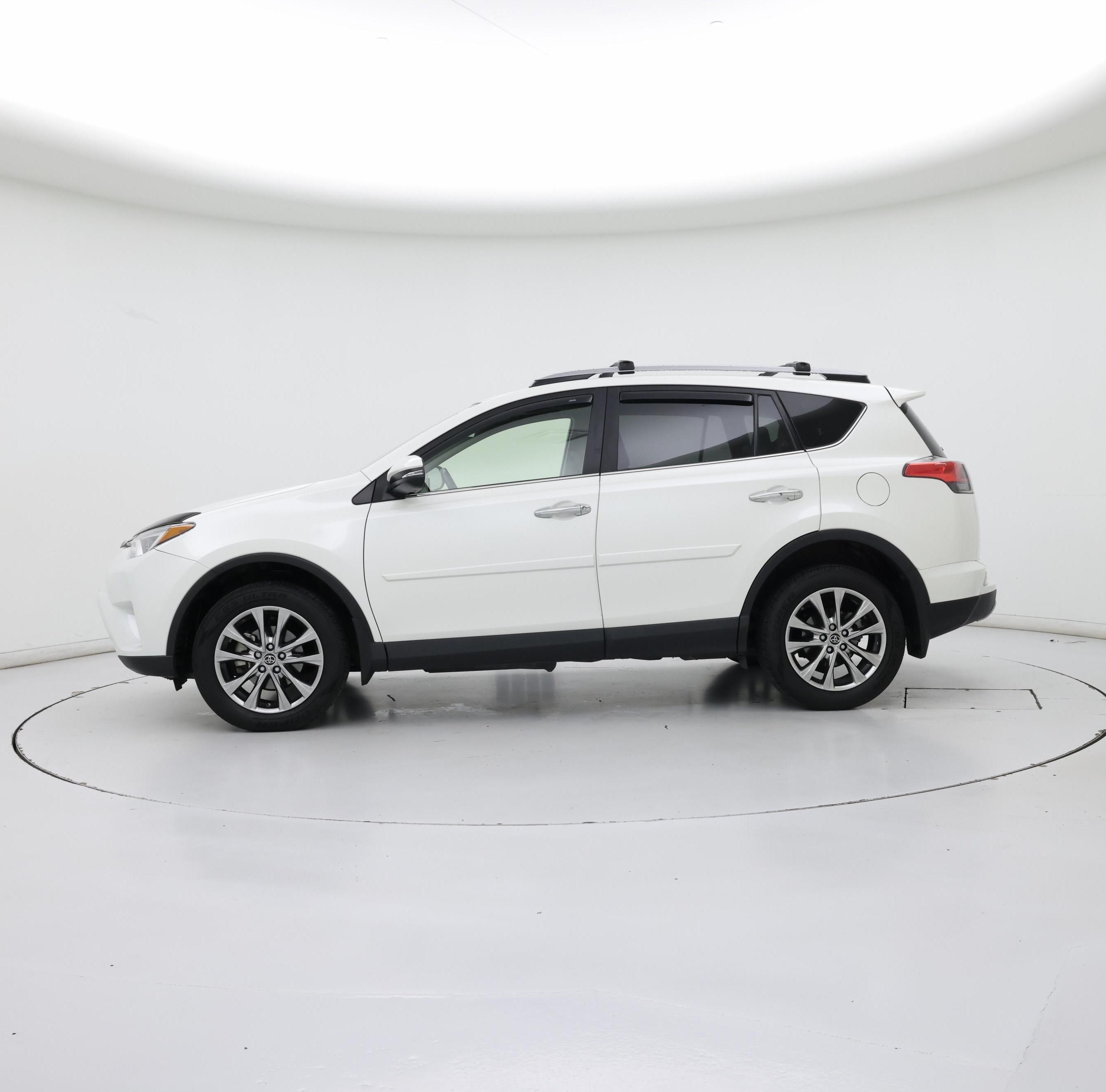 Thumbnail: 2018 Toyota RAV4 - 3