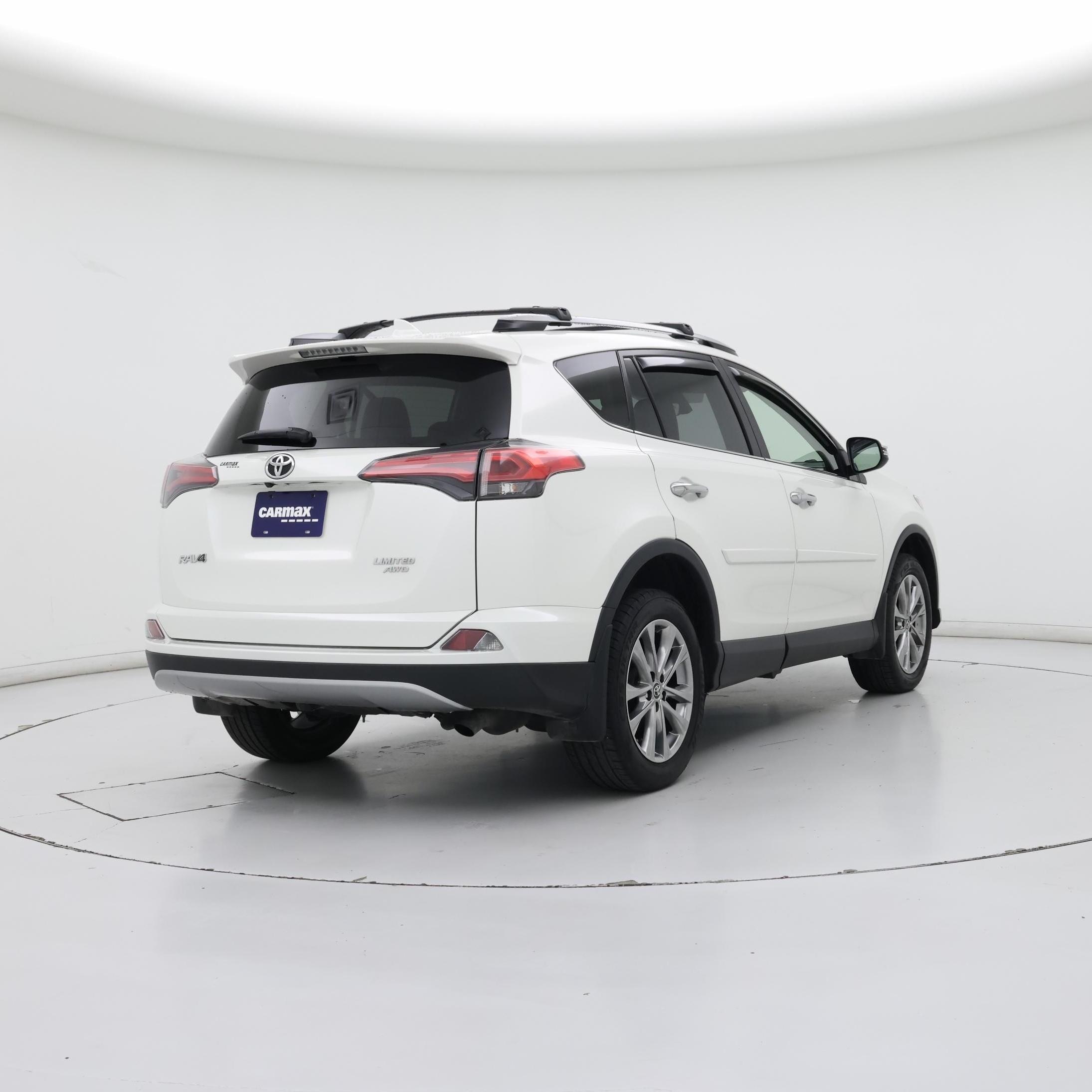Thumbnail: 2018 Toyota RAV4 - 8