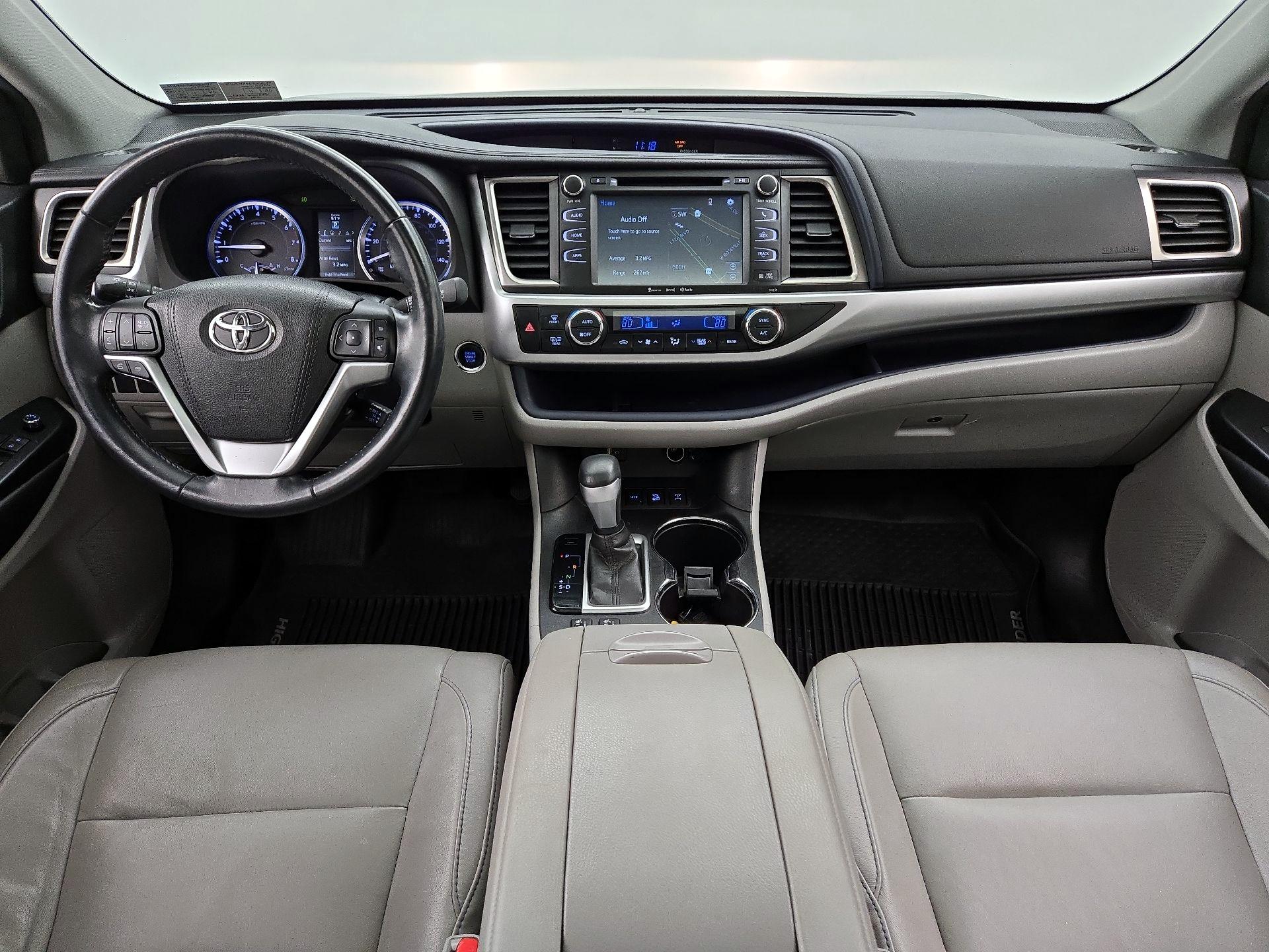 Thumbnail: 2016 Toyota Highlander - 9