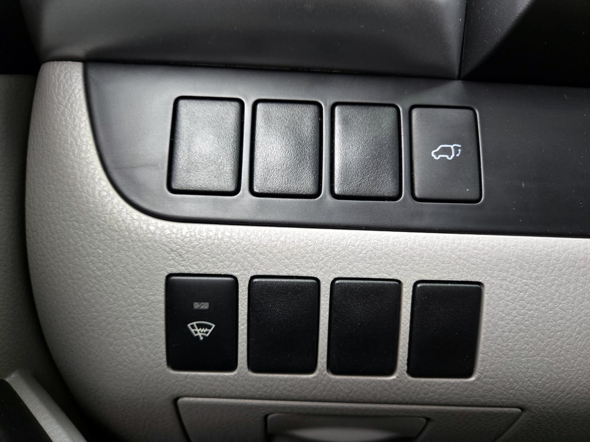 Thumbnail: 2016 Toyota Highlander - 13