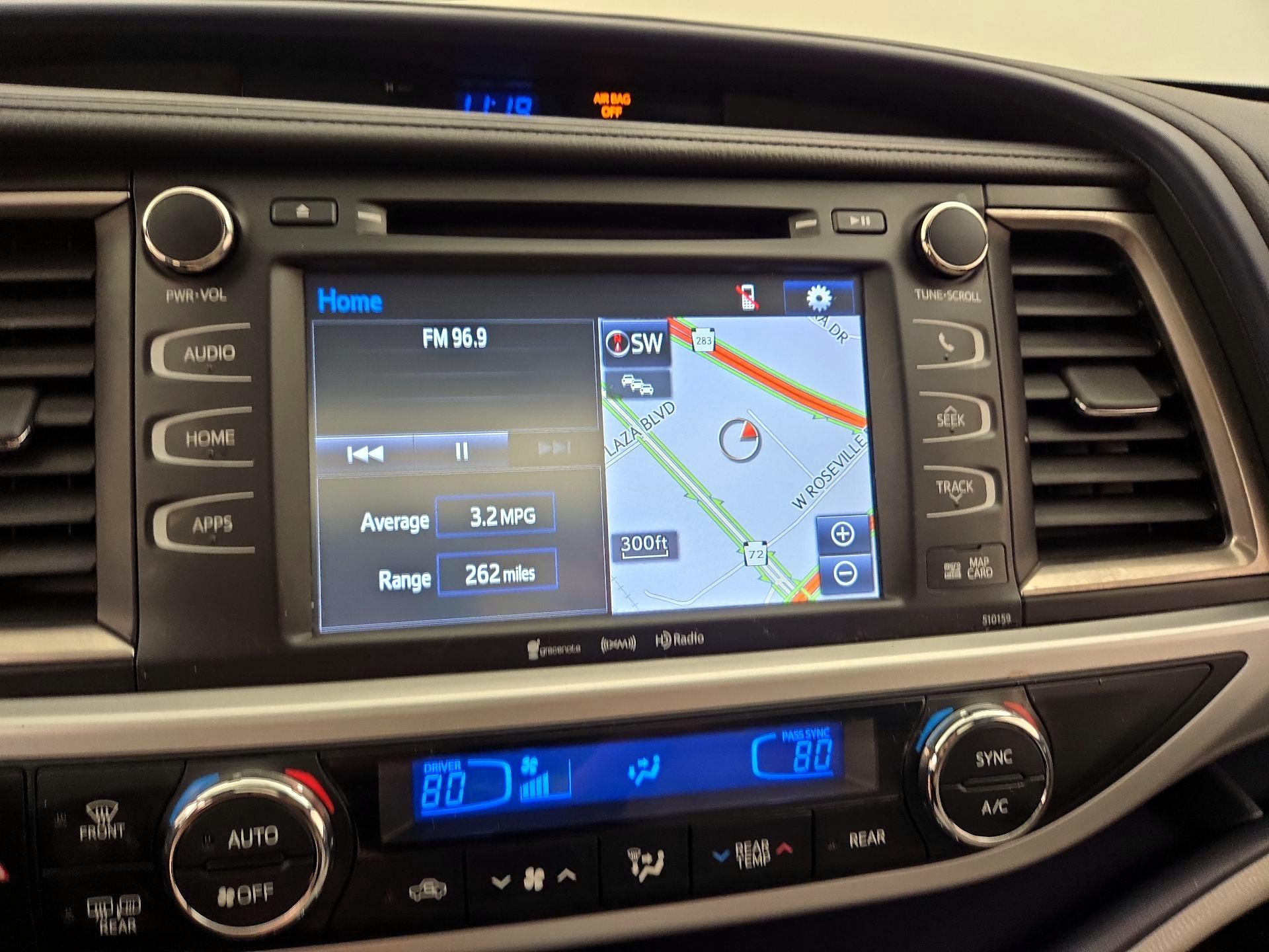 Thumbnail: 2016 Toyota Highlander - 14