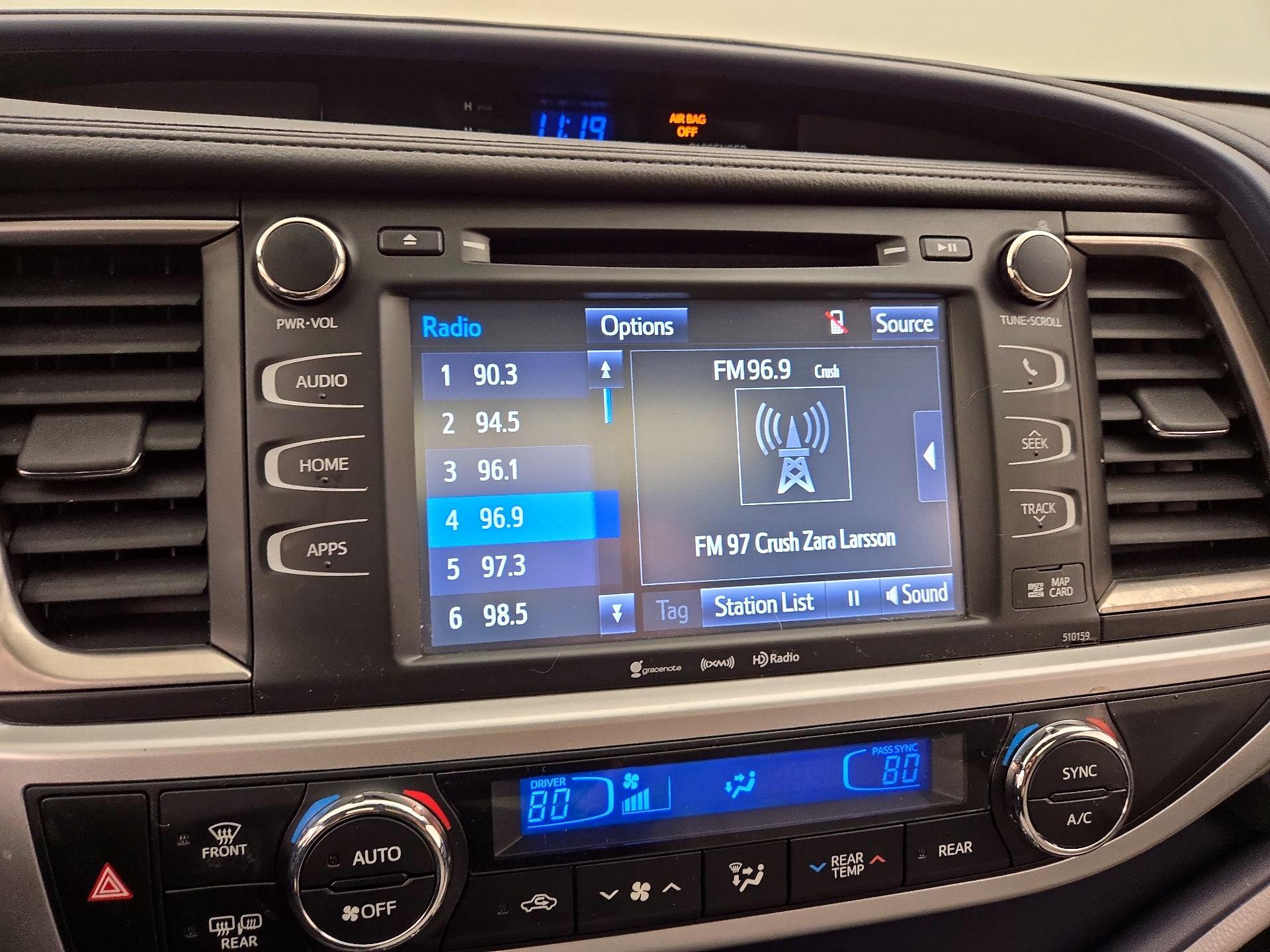 Thumbnail: 2016 Toyota Highlander - 16