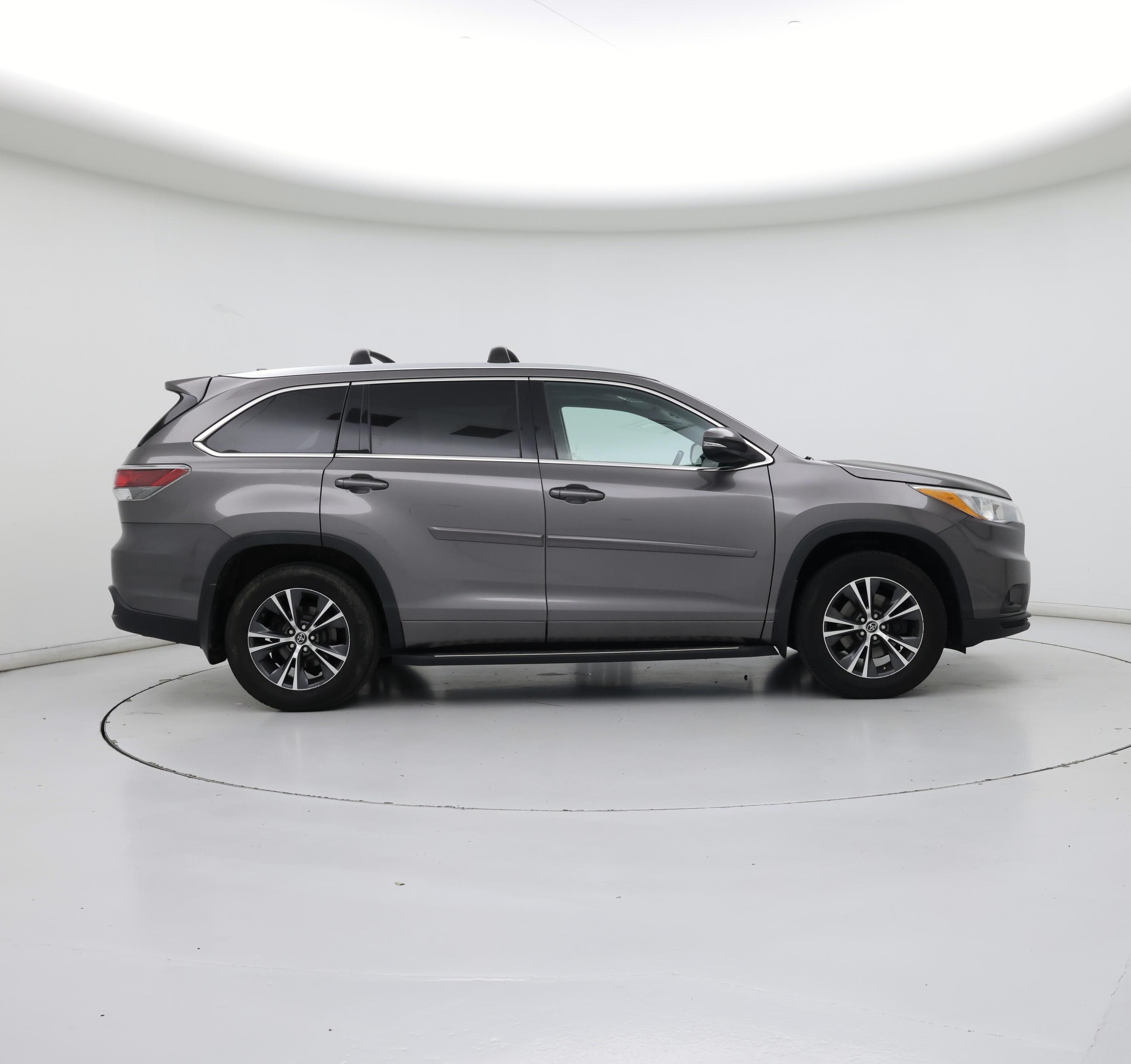 Thumbnail: 2016 Toyota Highlander - 7