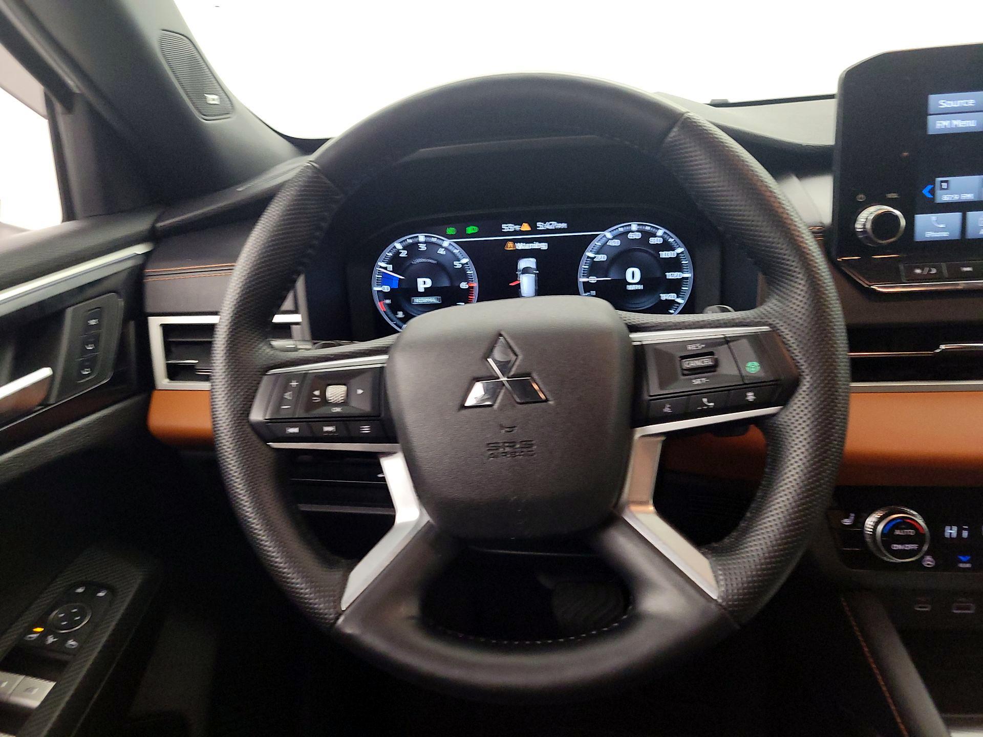 Thumbnail: 2022 Mitsubishi Outlander - 10