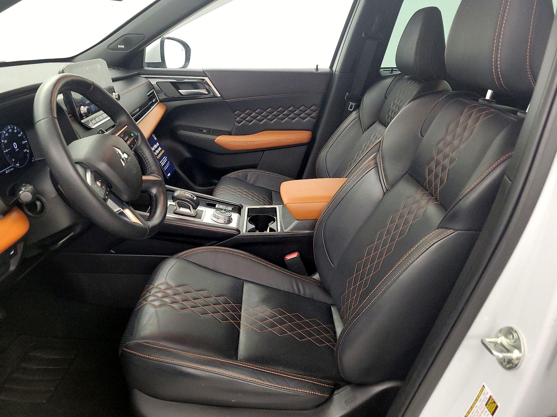 Thumbnail: 2022 Mitsubishi Outlander - 11