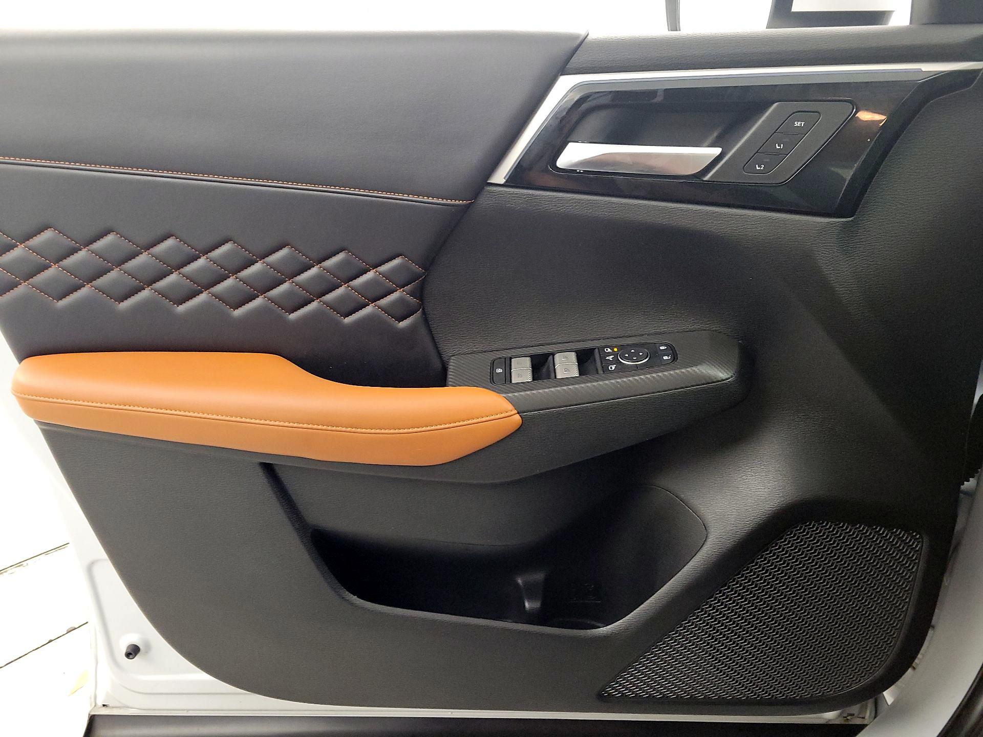 Thumbnail: 2022 Mitsubishi Outlander - 12