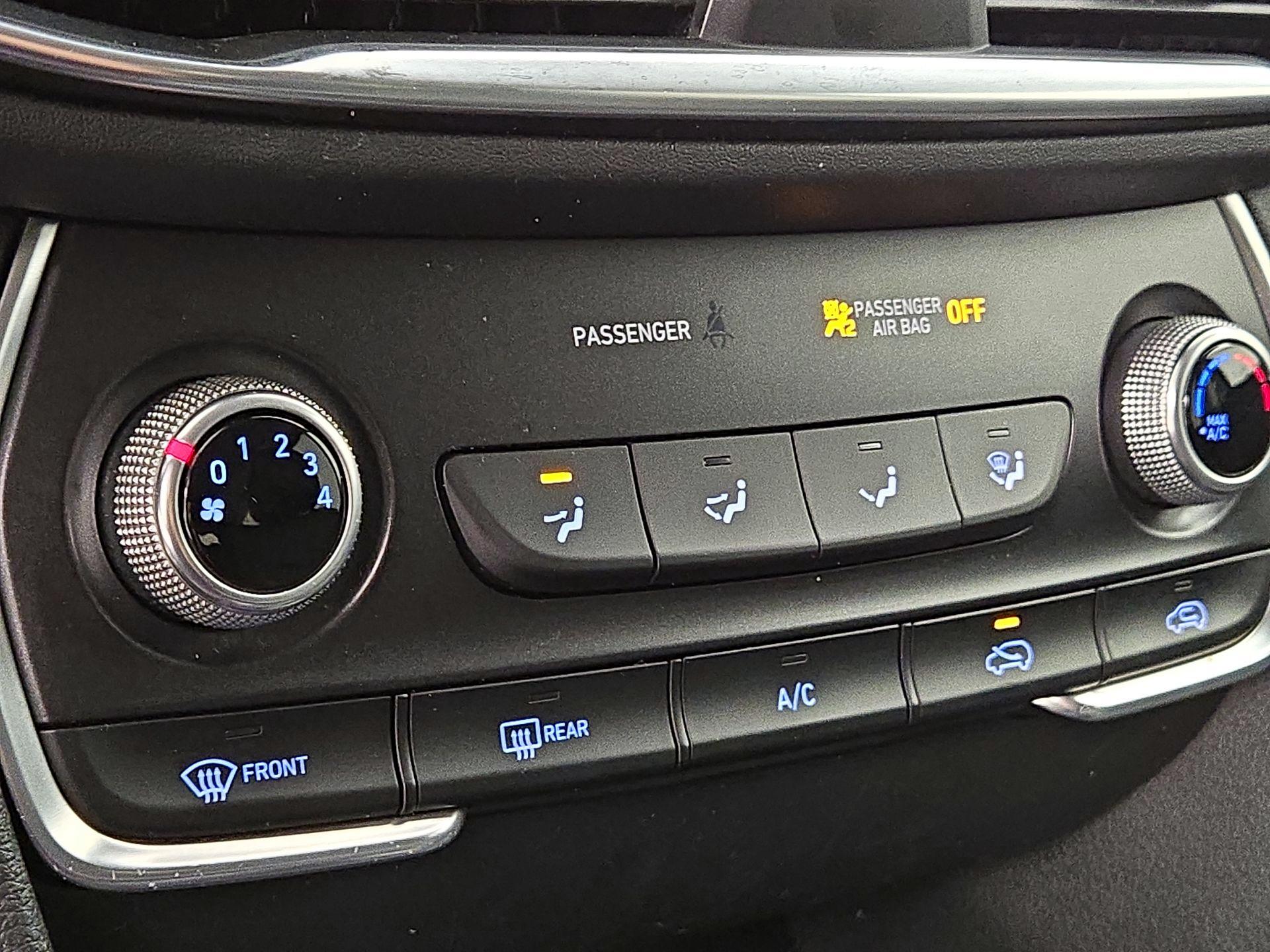 Thumbnail: 2019 Hyundai Santa Fe - 15