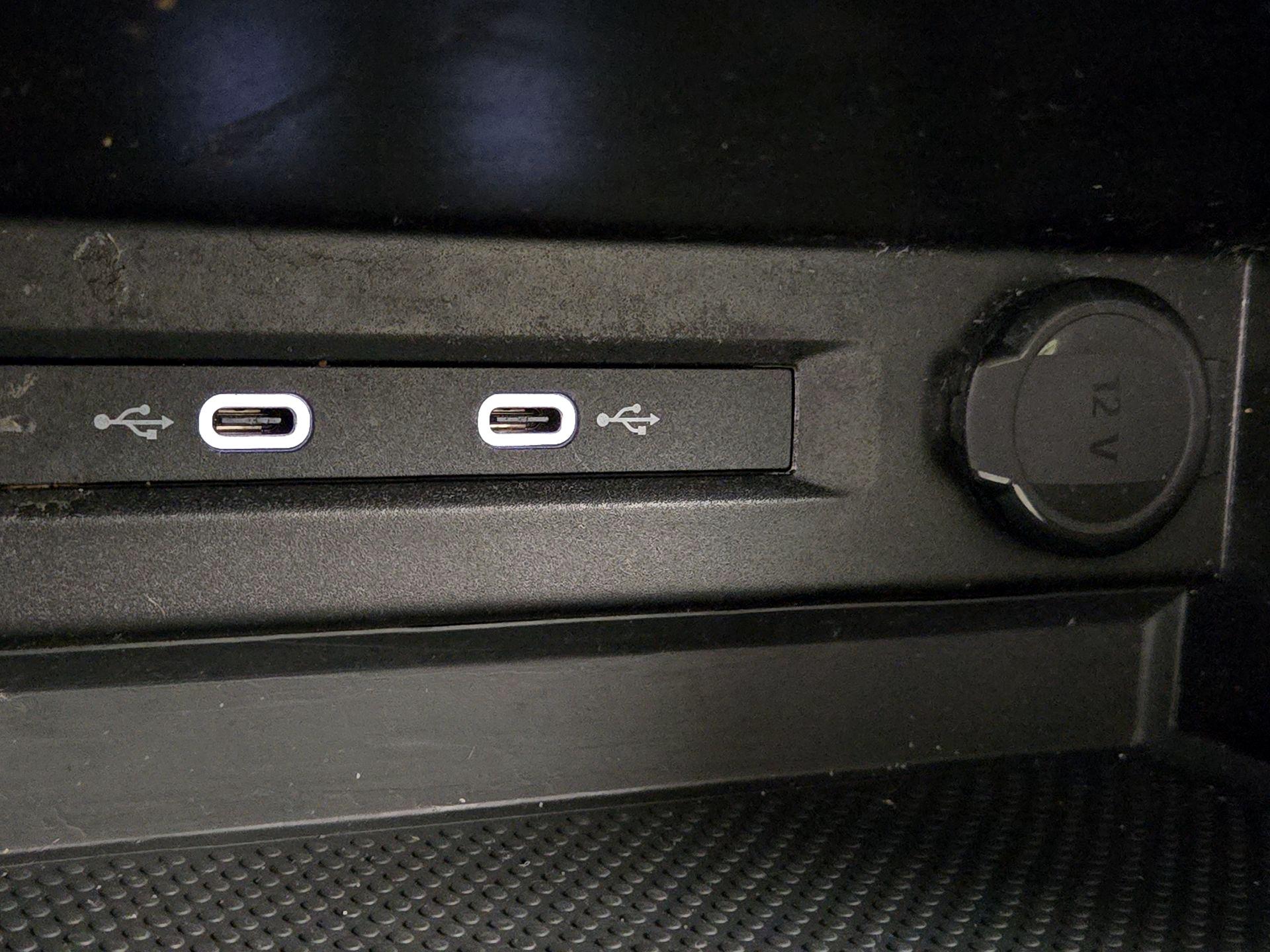 Thumbnail: 2021 Volkswagen Tiguan - 17