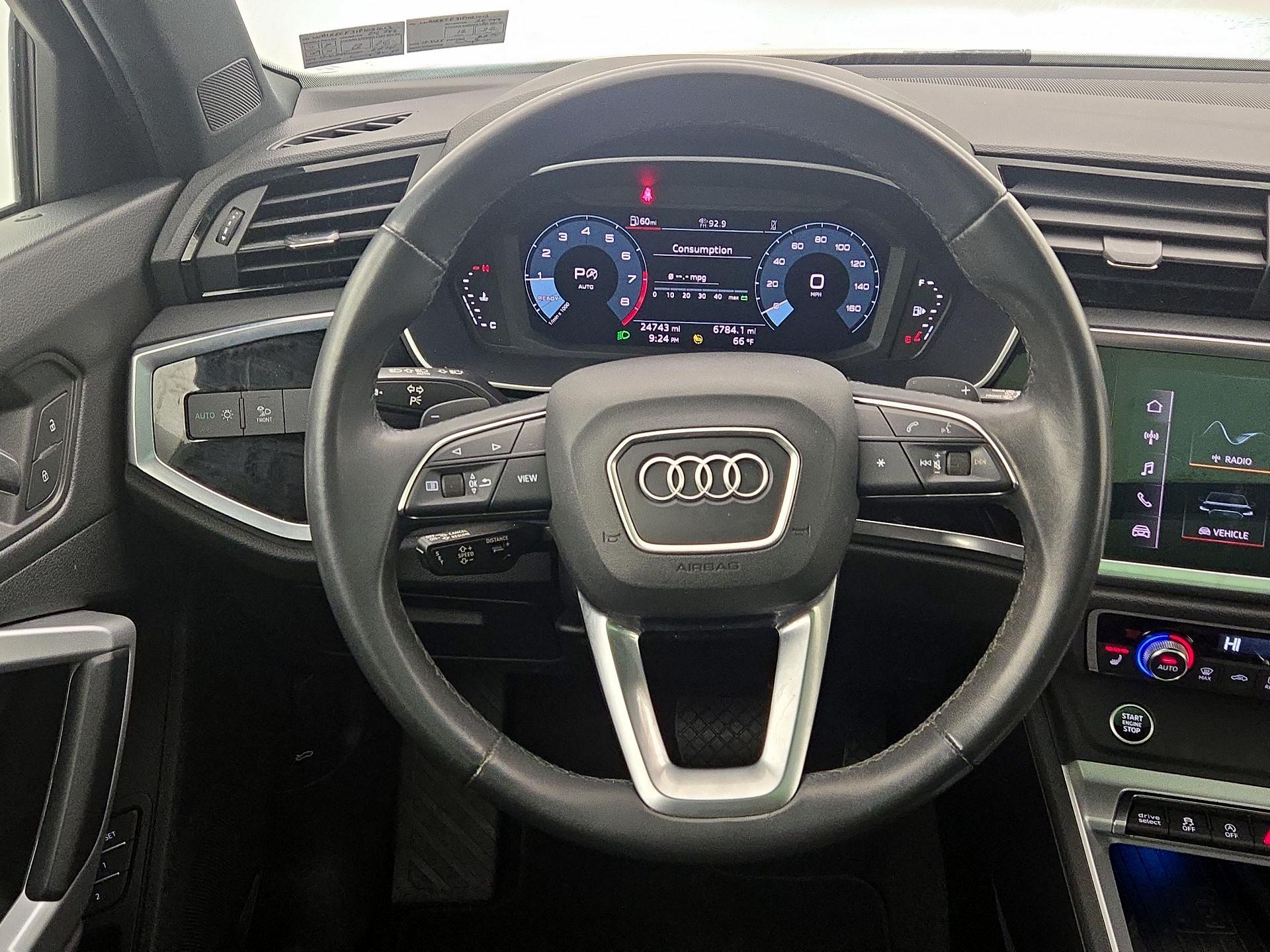 Thumbnail: 2023 Audi Q3 - 10