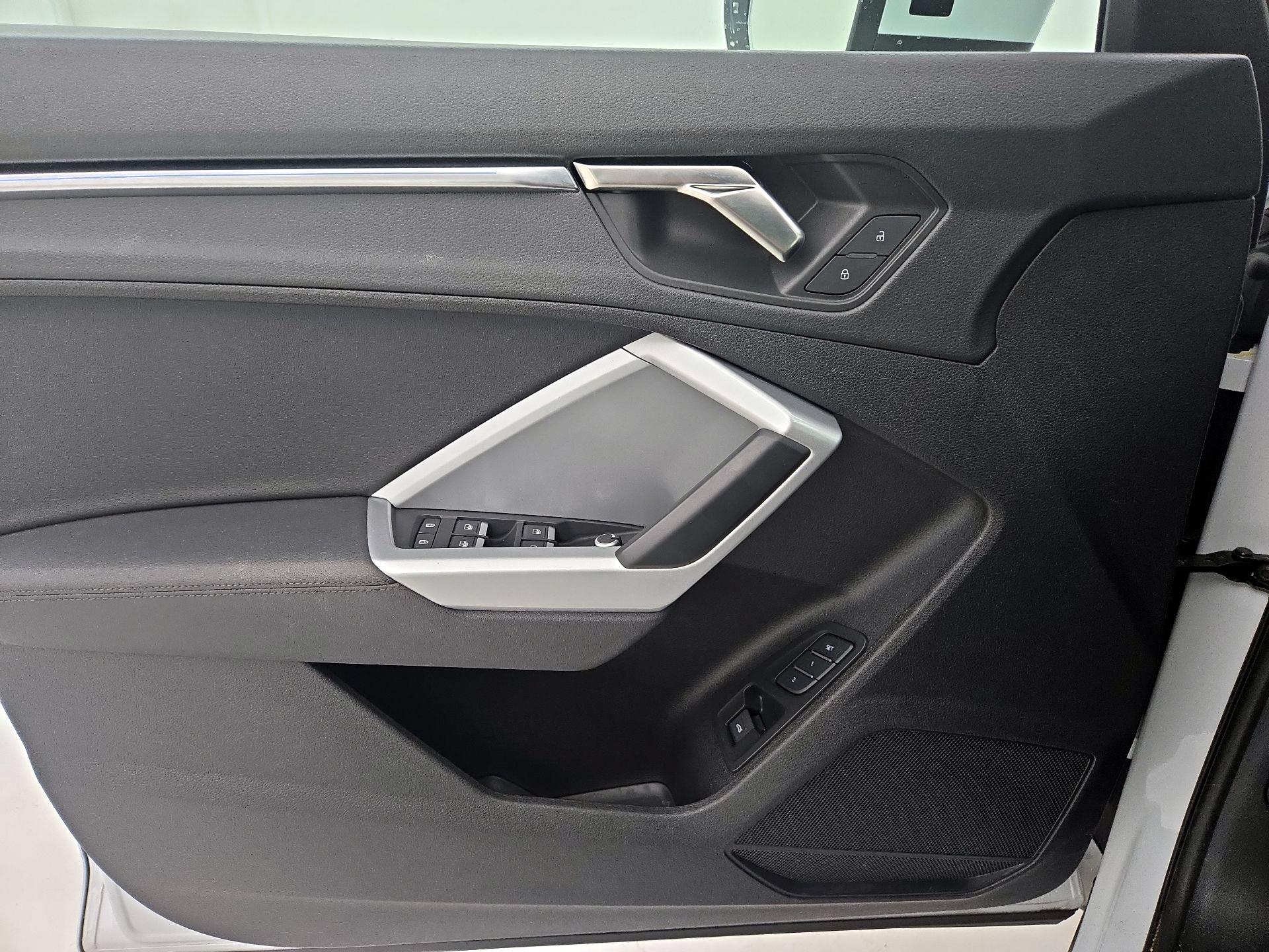 Thumbnail: 2023 Audi Q3 - 12