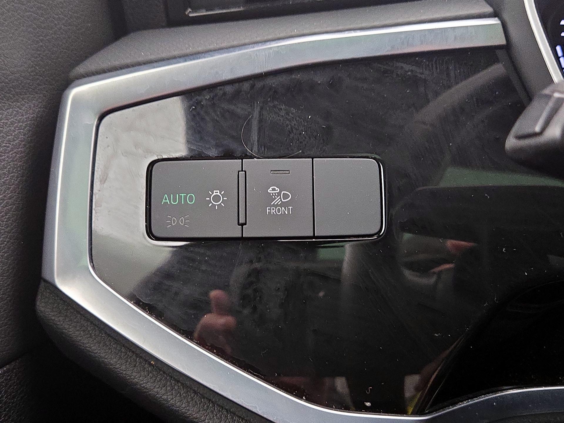 Thumbnail: 2023 Audi Q3 - 13