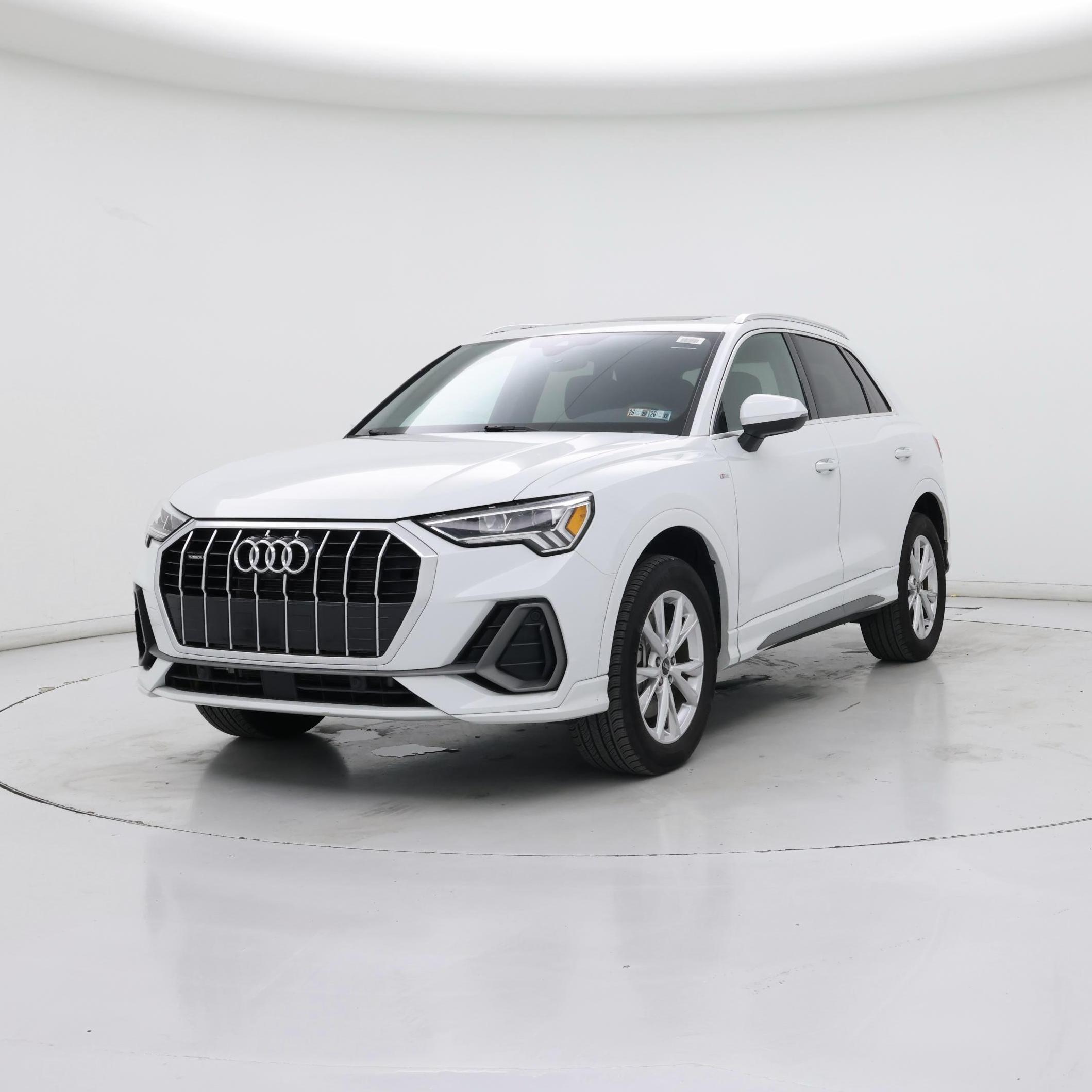 Thumbnail: 2023 Audi Q3 - 4