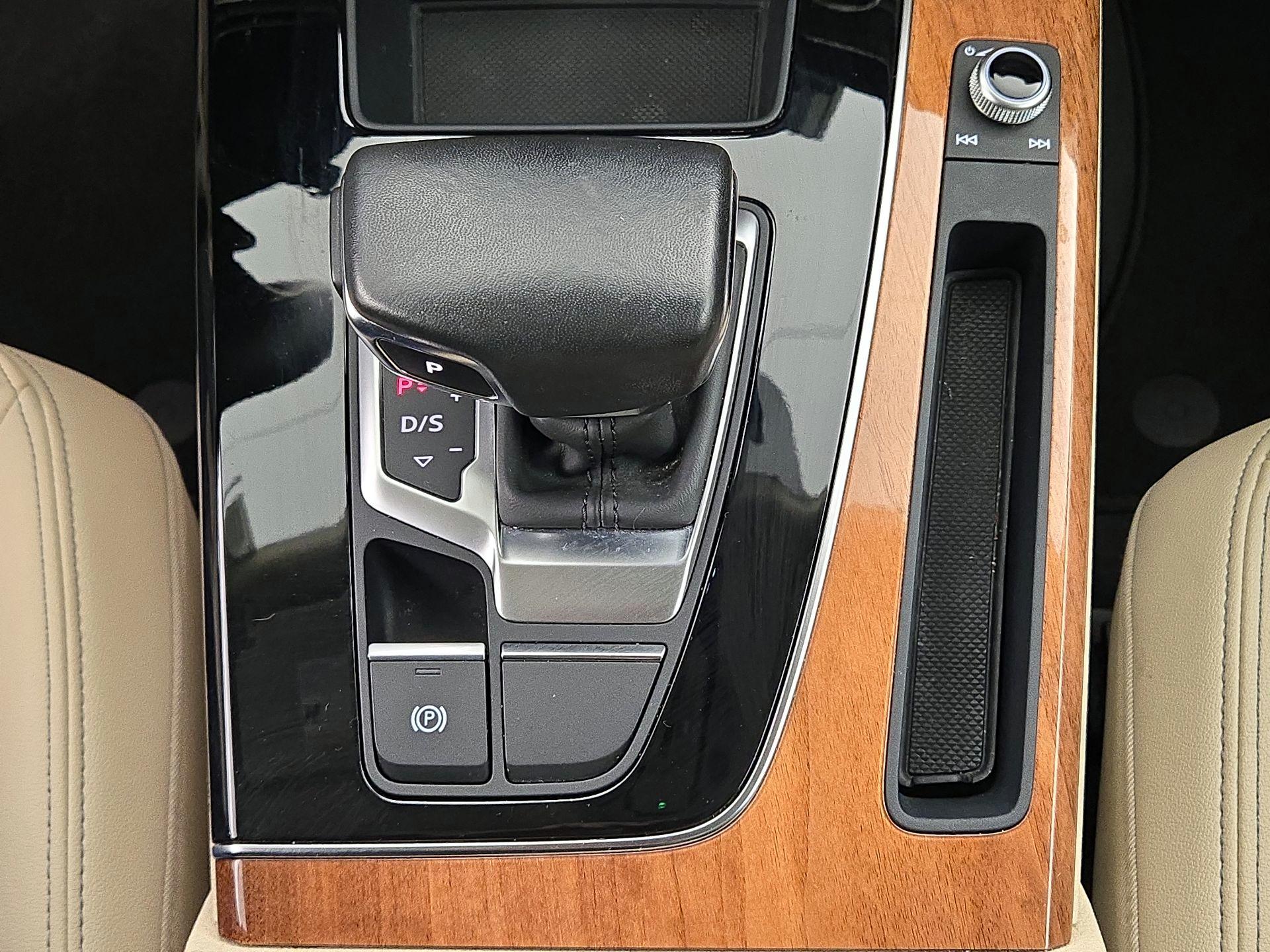 Thumbnail: 2023 Audi Q5 - 16