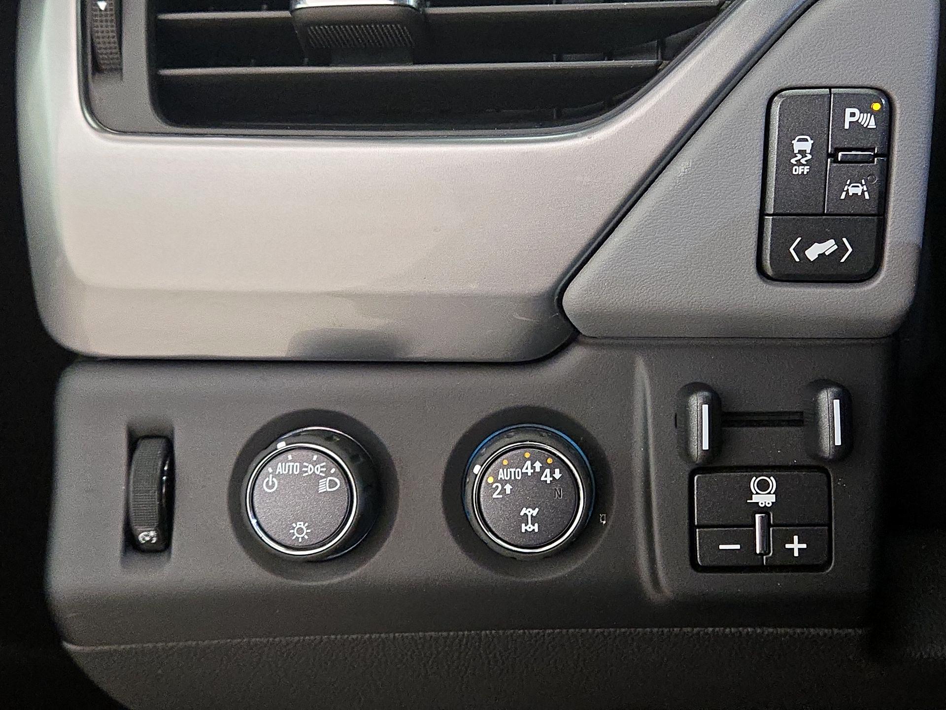 Thumbnail: 2019 Chevrolet Tahoe - 13