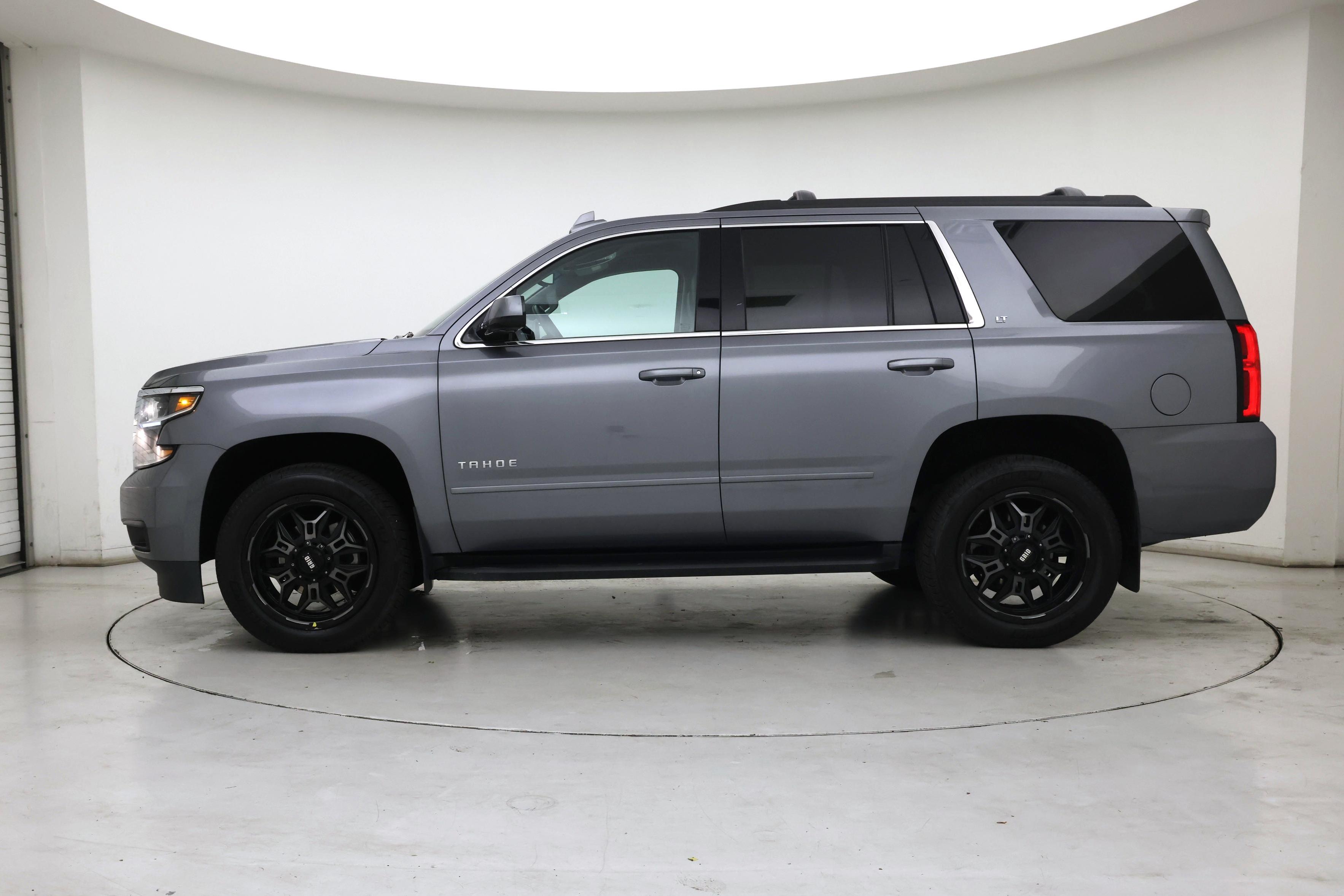 Thumbnail: 2019 Chevrolet Tahoe - 3