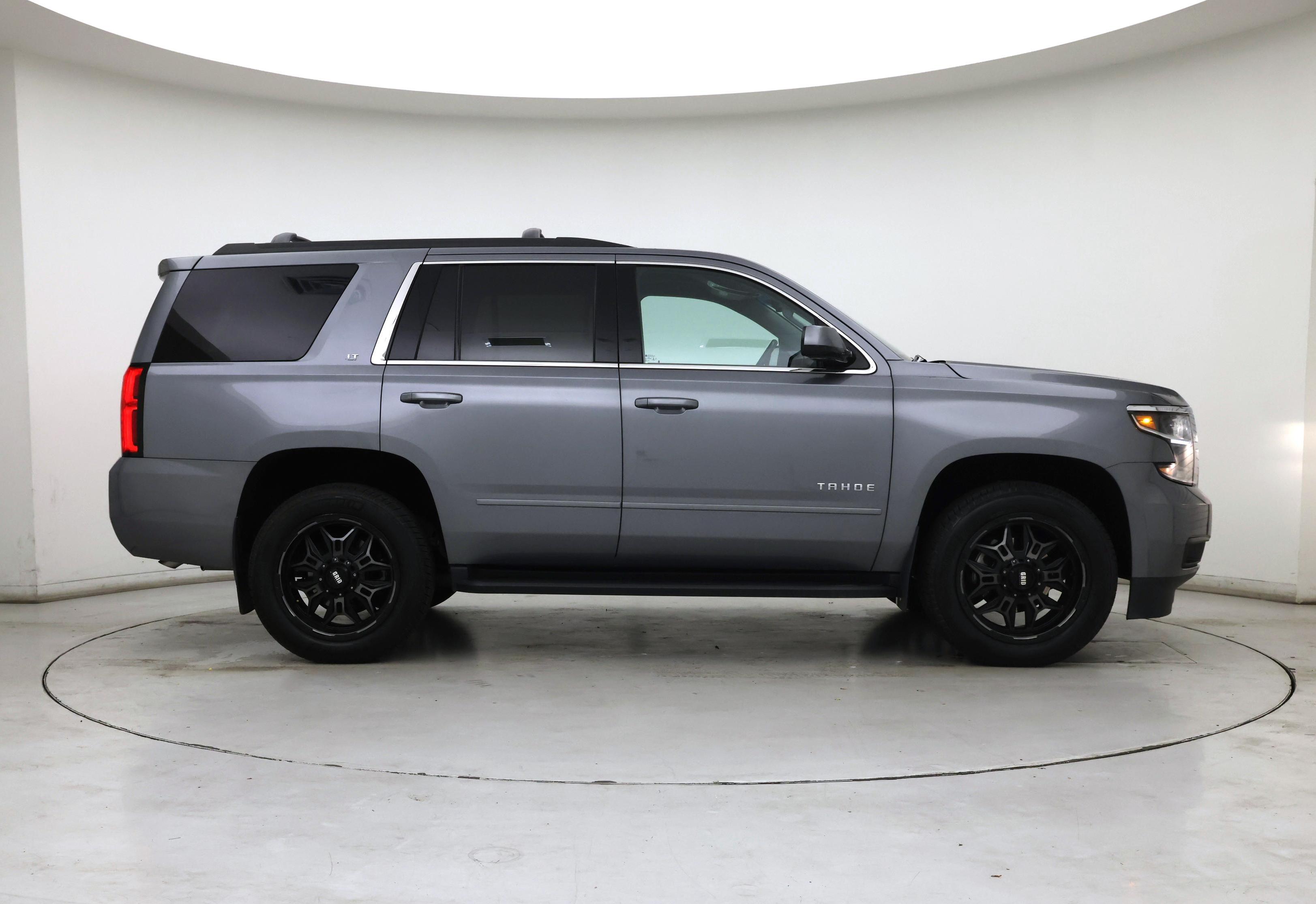 Thumbnail: 2019 Chevrolet Tahoe - 7