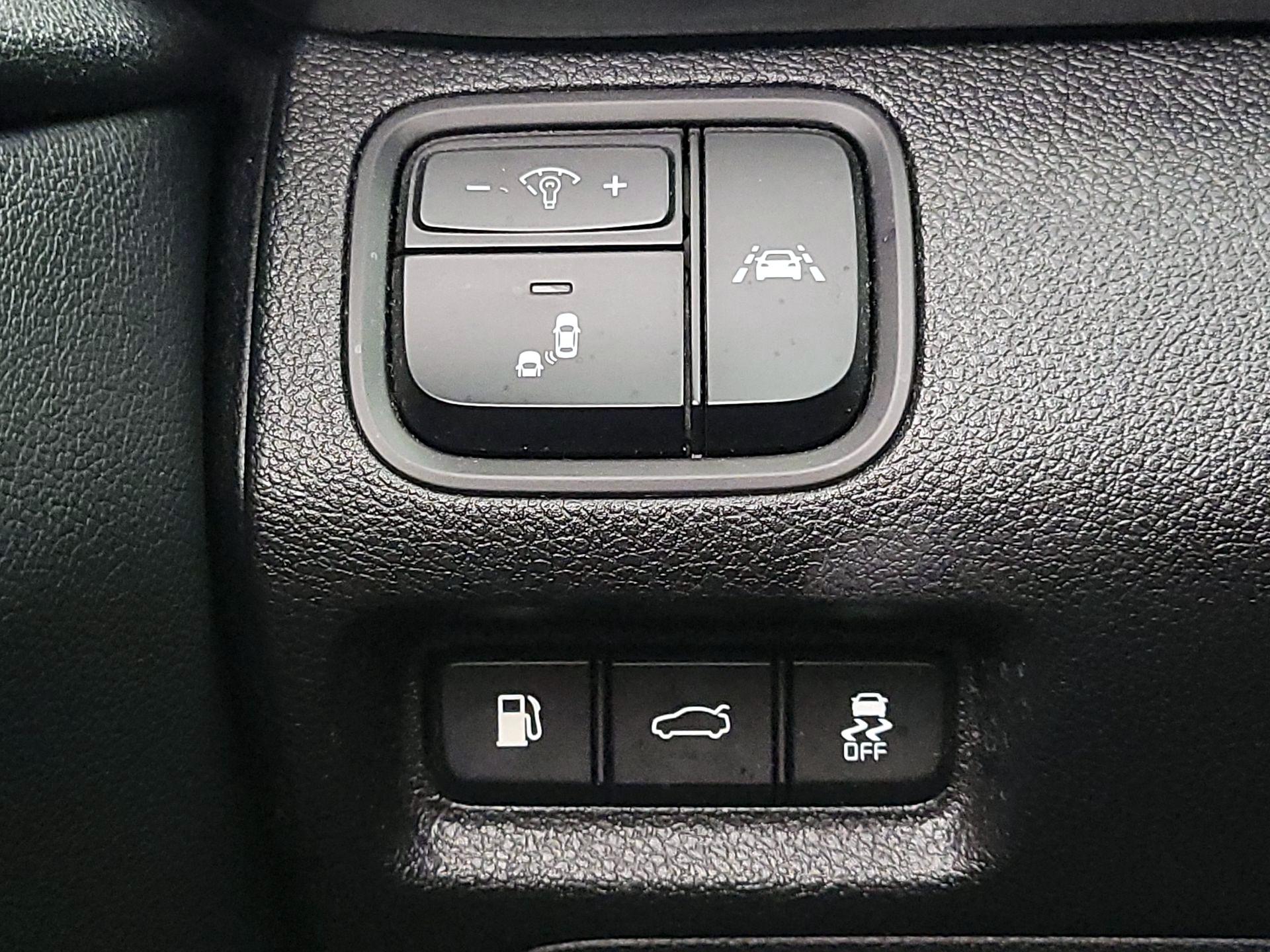 Thumbnail: 2019 Kia Optima - 13