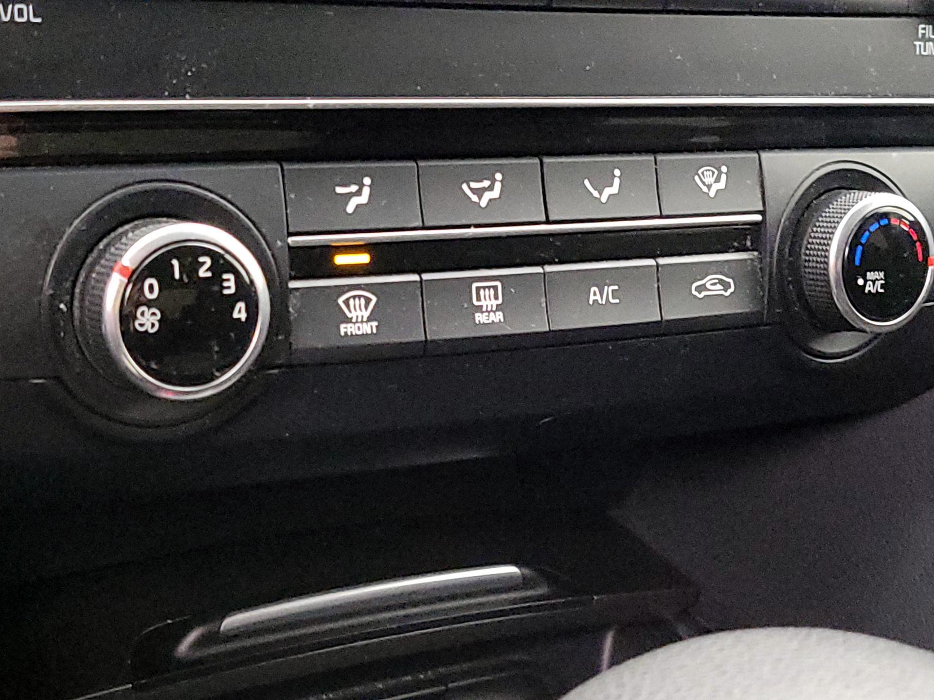 Thumbnail: 2019 Kia Optima - 16