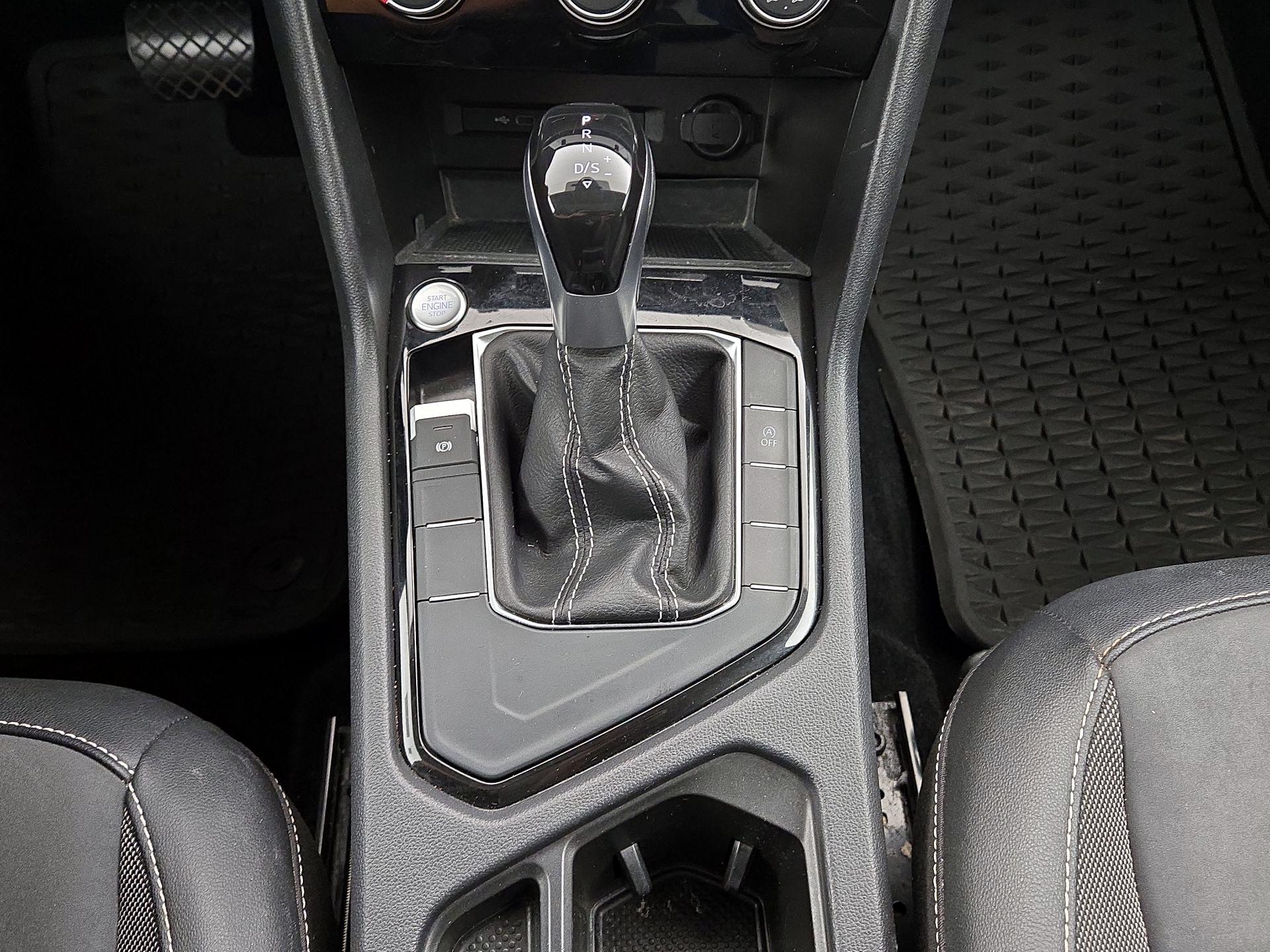 Thumbnail: 2023 Volkswagen Taos - 17