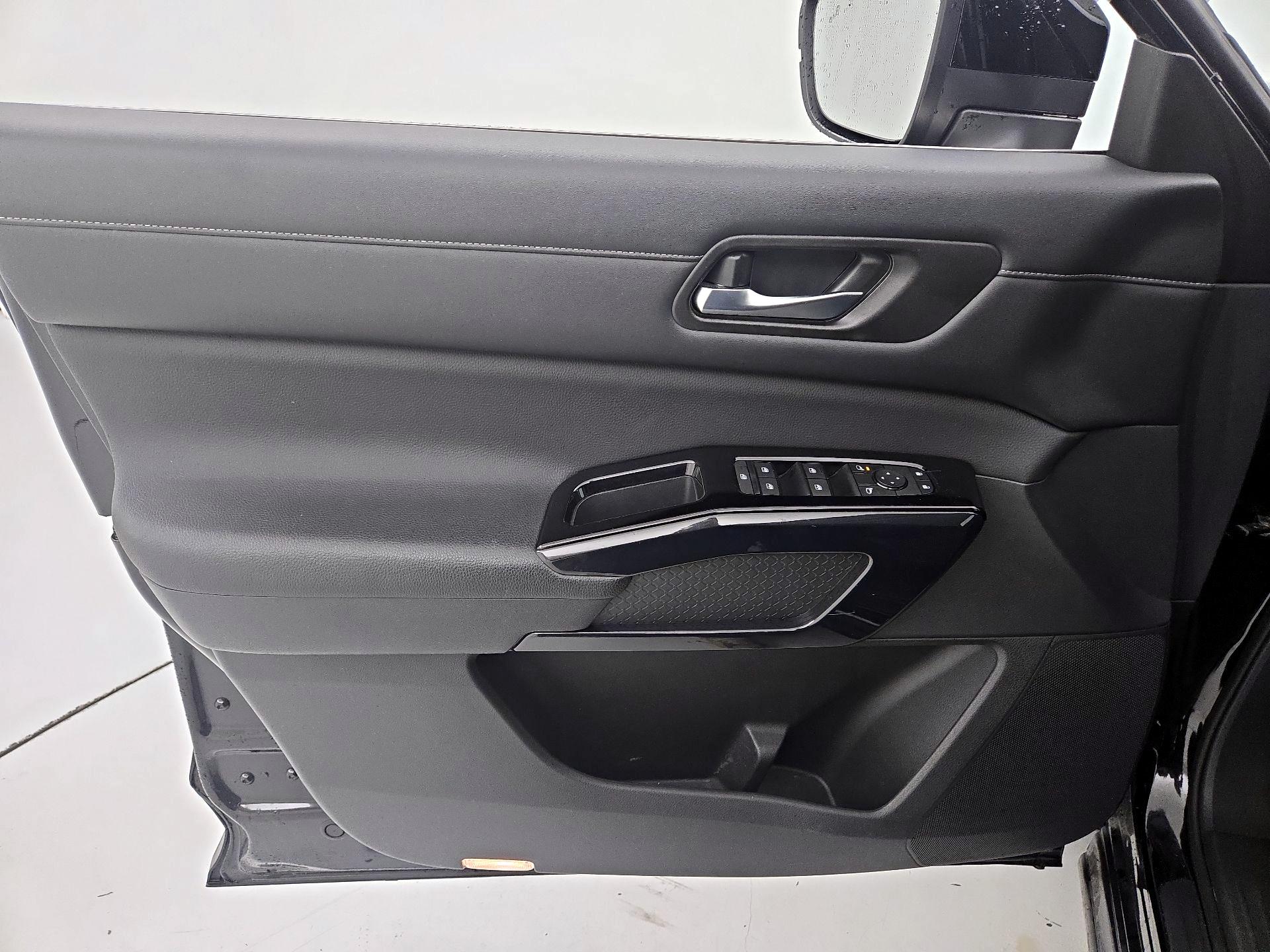 Thumbnail: 2022 Nissan Pathfinder - 12