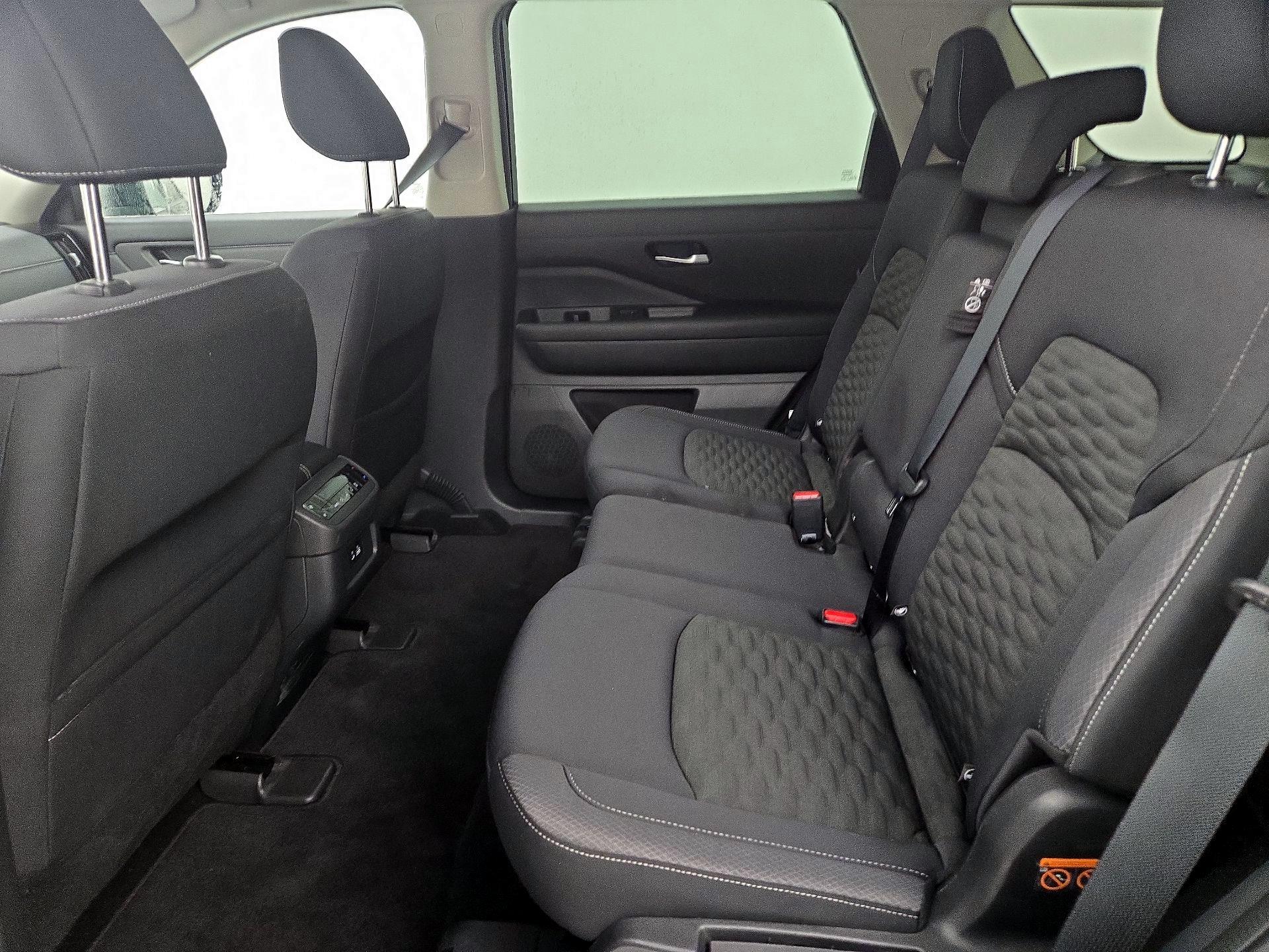 Thumbnail: 2022 Nissan Pathfinder - 19